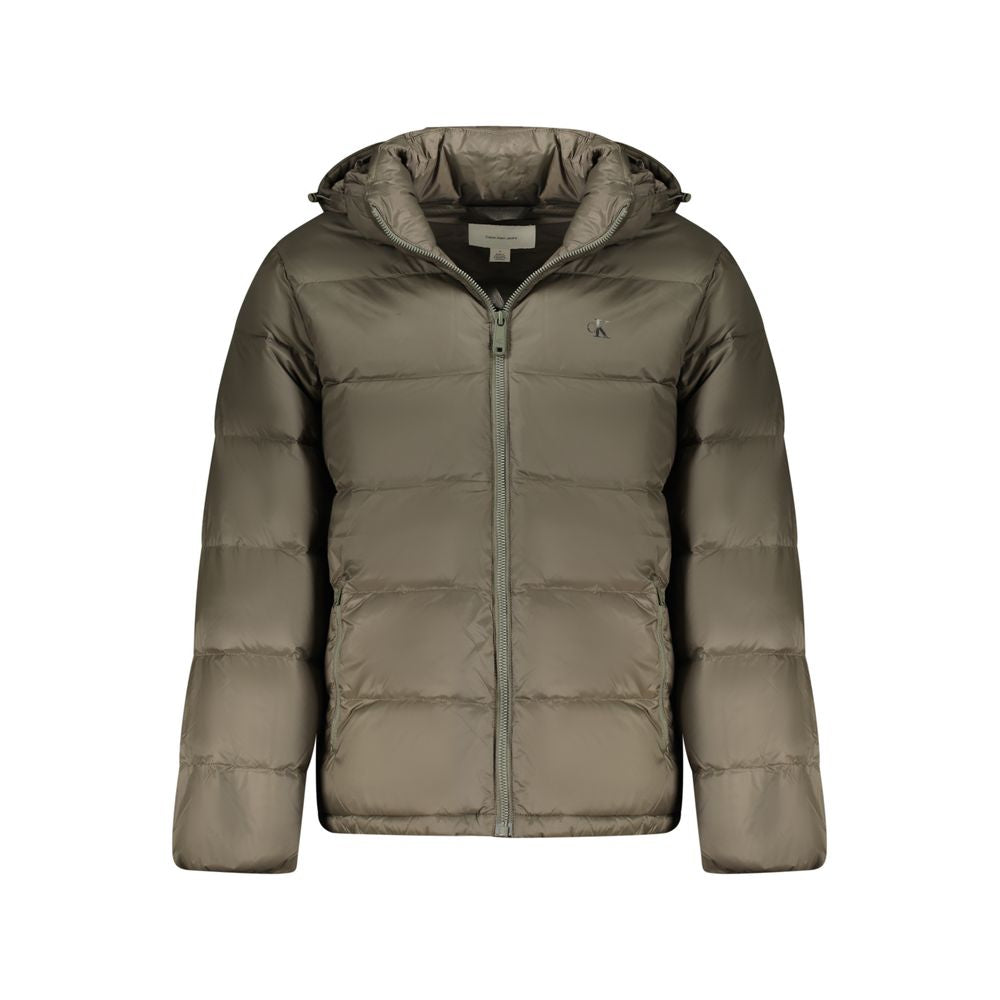 Veste pour homme Calvin Klein marron en poliammide, coupe moderne, détails de finition élégants, visible sur l'image.