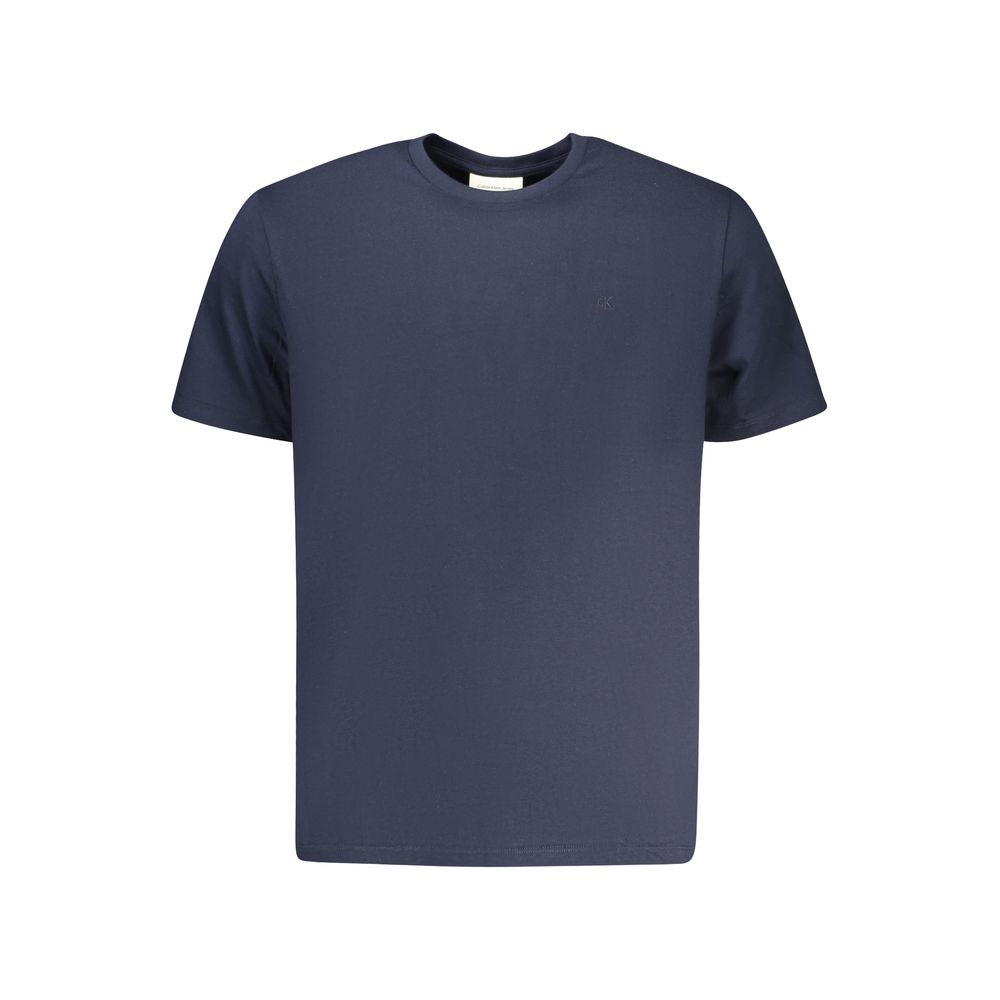 T-shirt homme en coton bleu de la marque Calvin Klein, coupe classique et logo discret visible sur le devant.