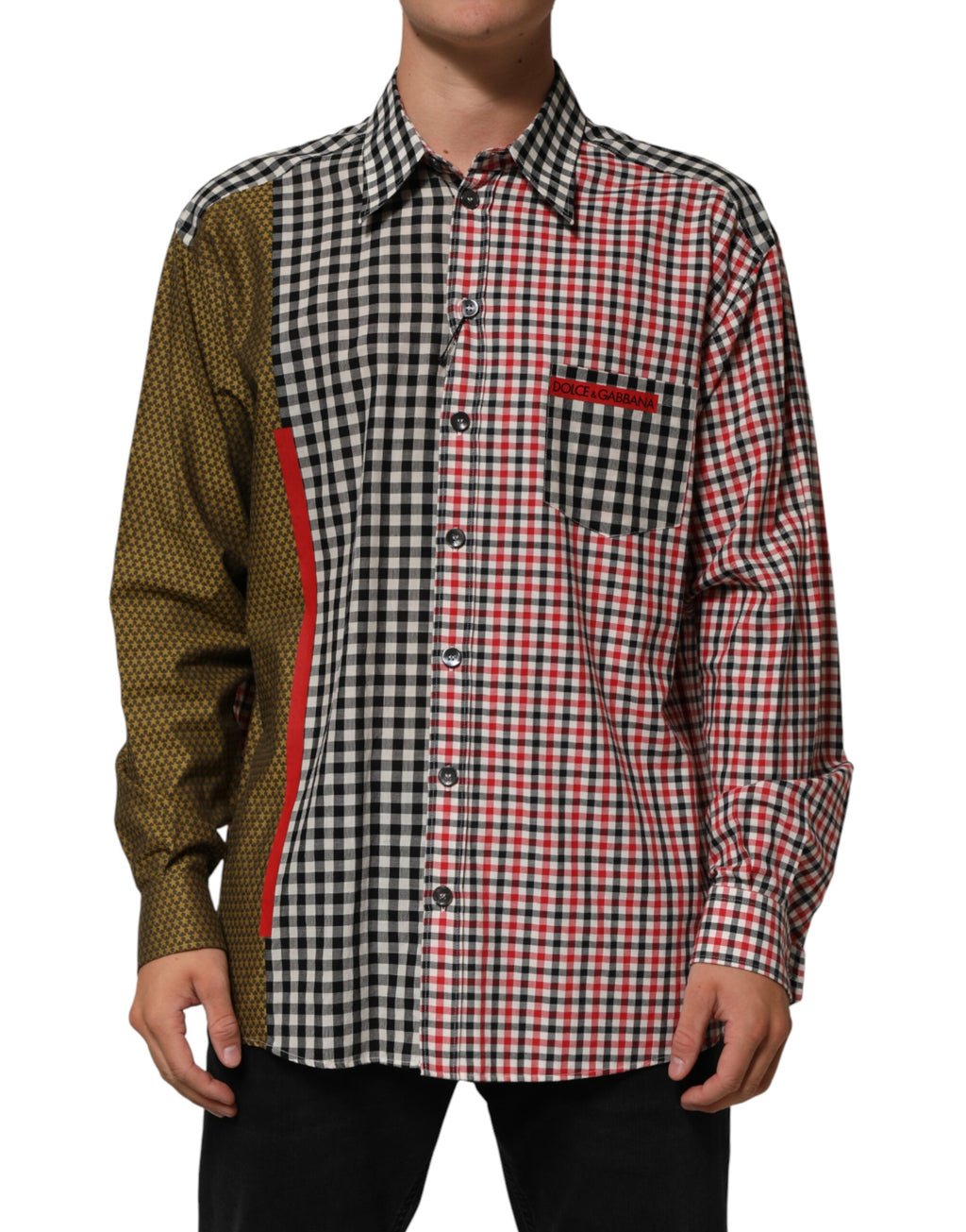Chemise à carreaux multicolores en coton Dolce & Gabbana avec col, vue en gros plan sur le tissu et le motif.