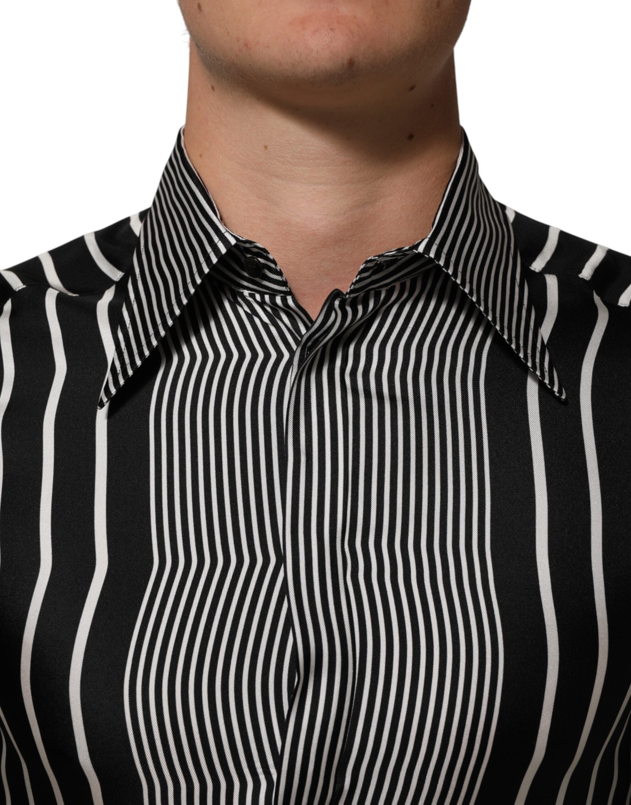 Chemise homme Dolce & Gabbana à rayures noires et blanches, élégante et classique, vue de face.
