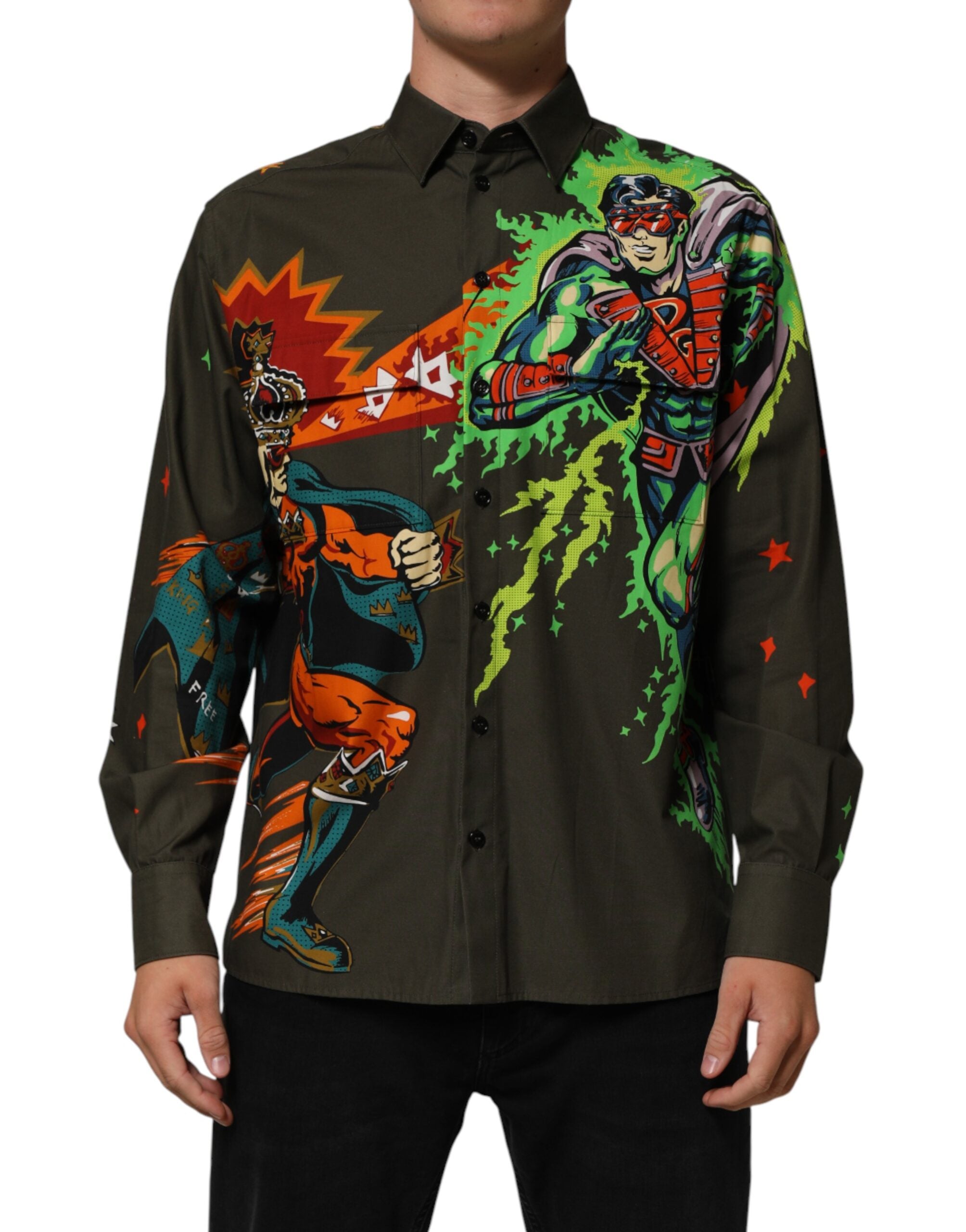 Chemise à manches longues Dolce & Gabbana avec imprimé super-héros vert et boutons, vue de face sur fond blanc.