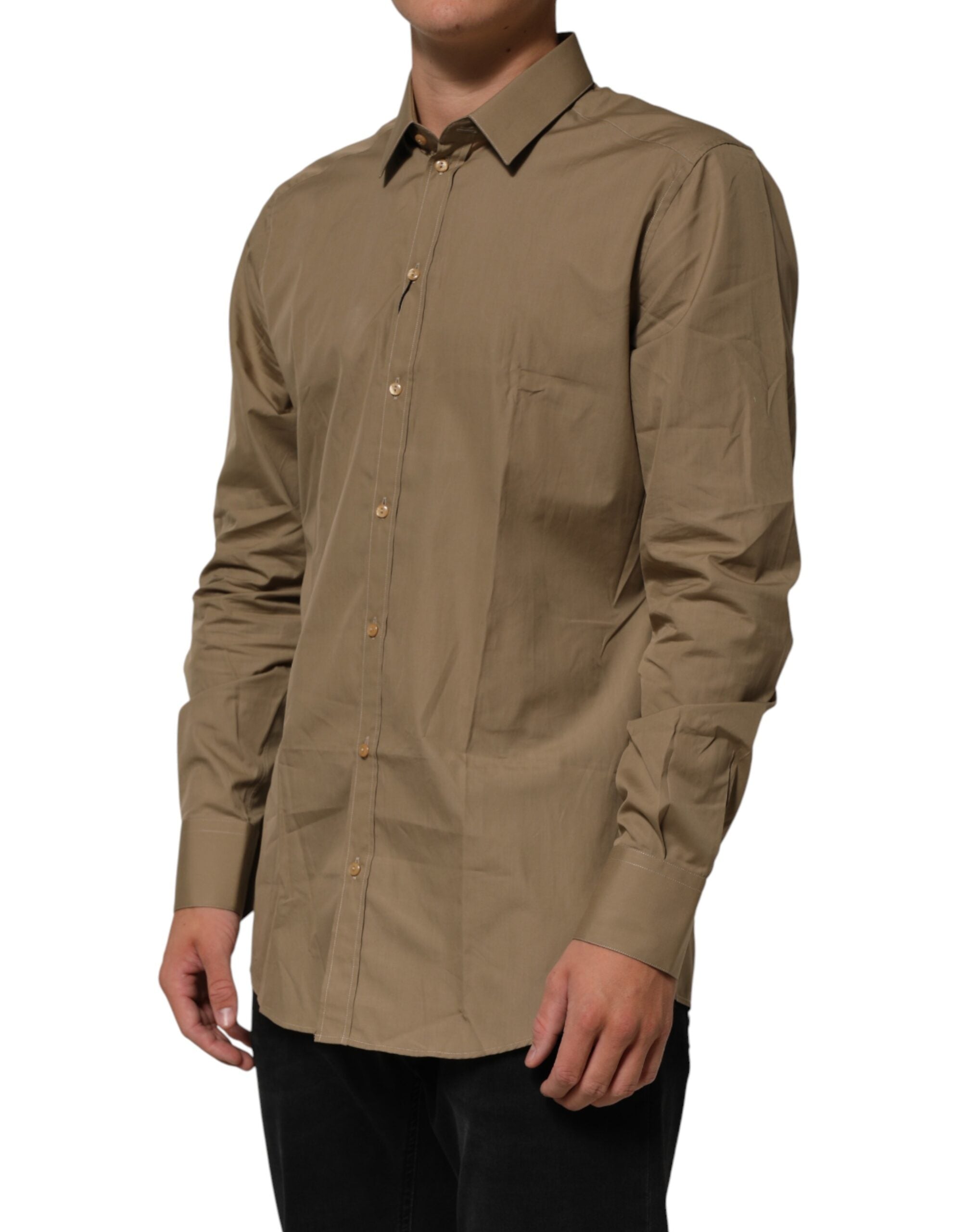Chemise homme Dolce & Gabbana en coton marron avec col, style élégant et boutonnière dorée visible sur l'image.