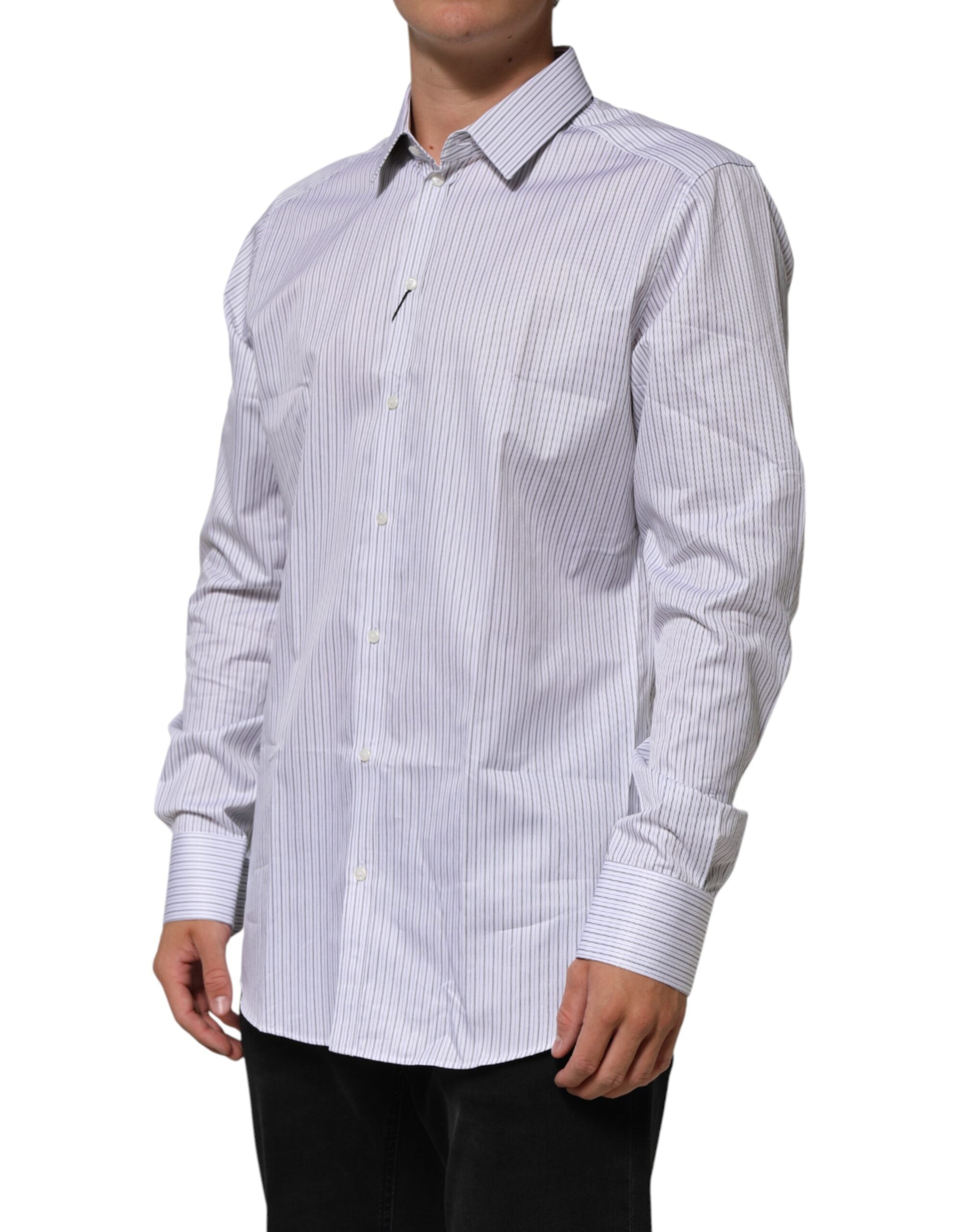 Chemise blanche à rayures longues manches Dolce & Gabbana avec détails en or, tissu élégant et style sophistiqué.