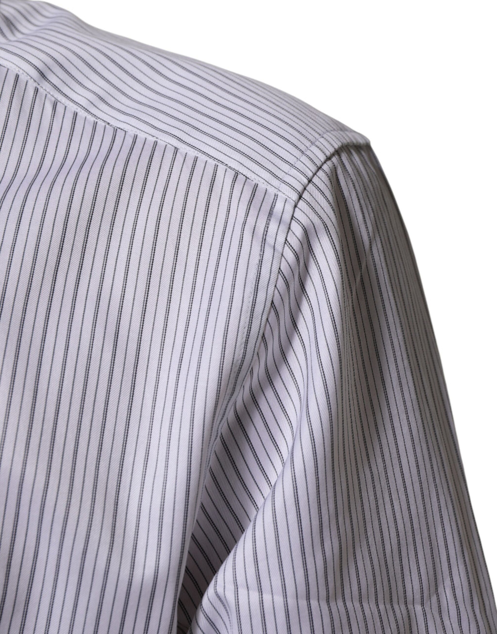 Chemise homme Dolce & Gabbana en coton blanc à rayures dorées, élégante et classique, vue de face sur un fond neutre.