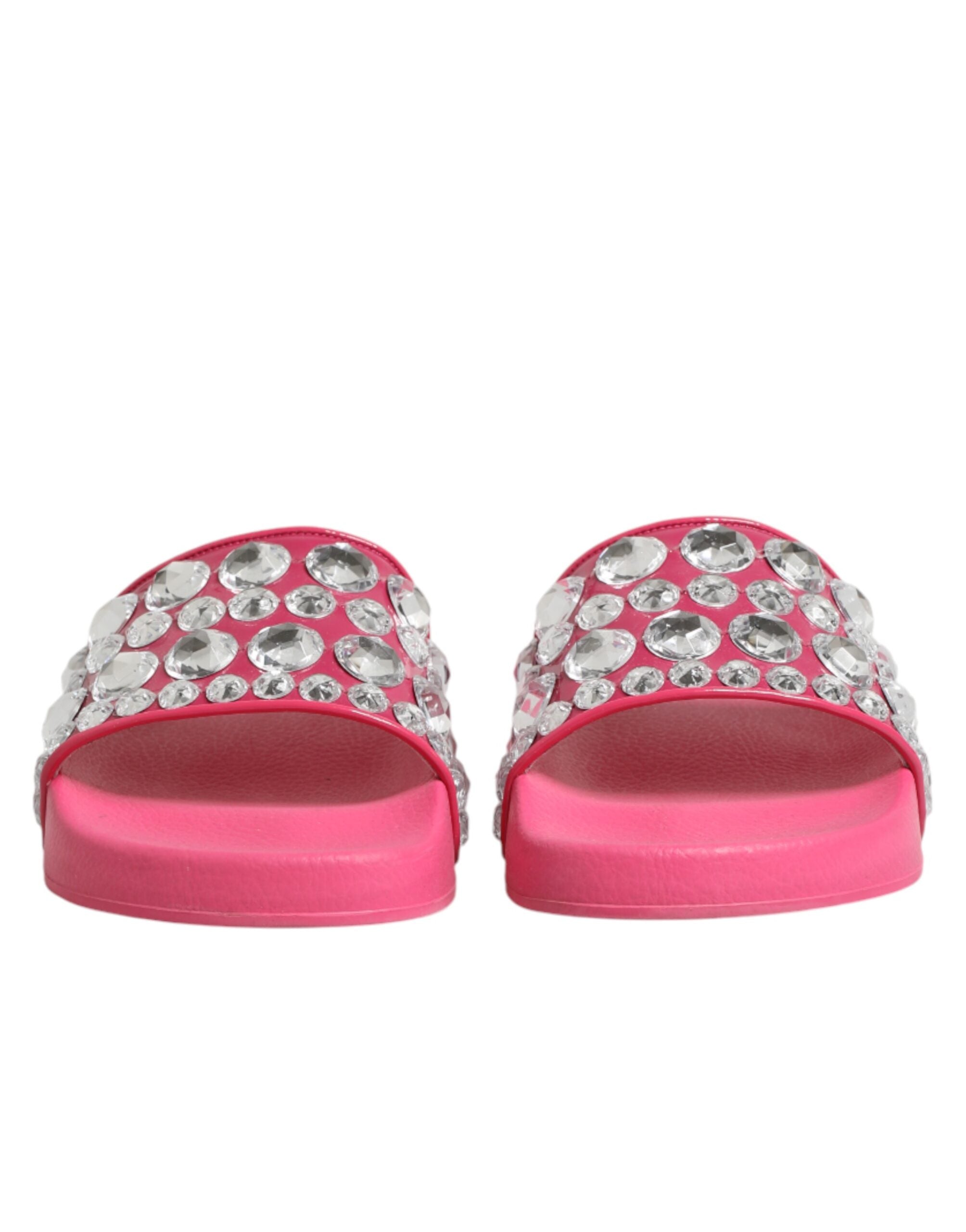 Sandales roses Dolce & Gabbana avec cristaux, chaussures de plage élégantes pour femmes.