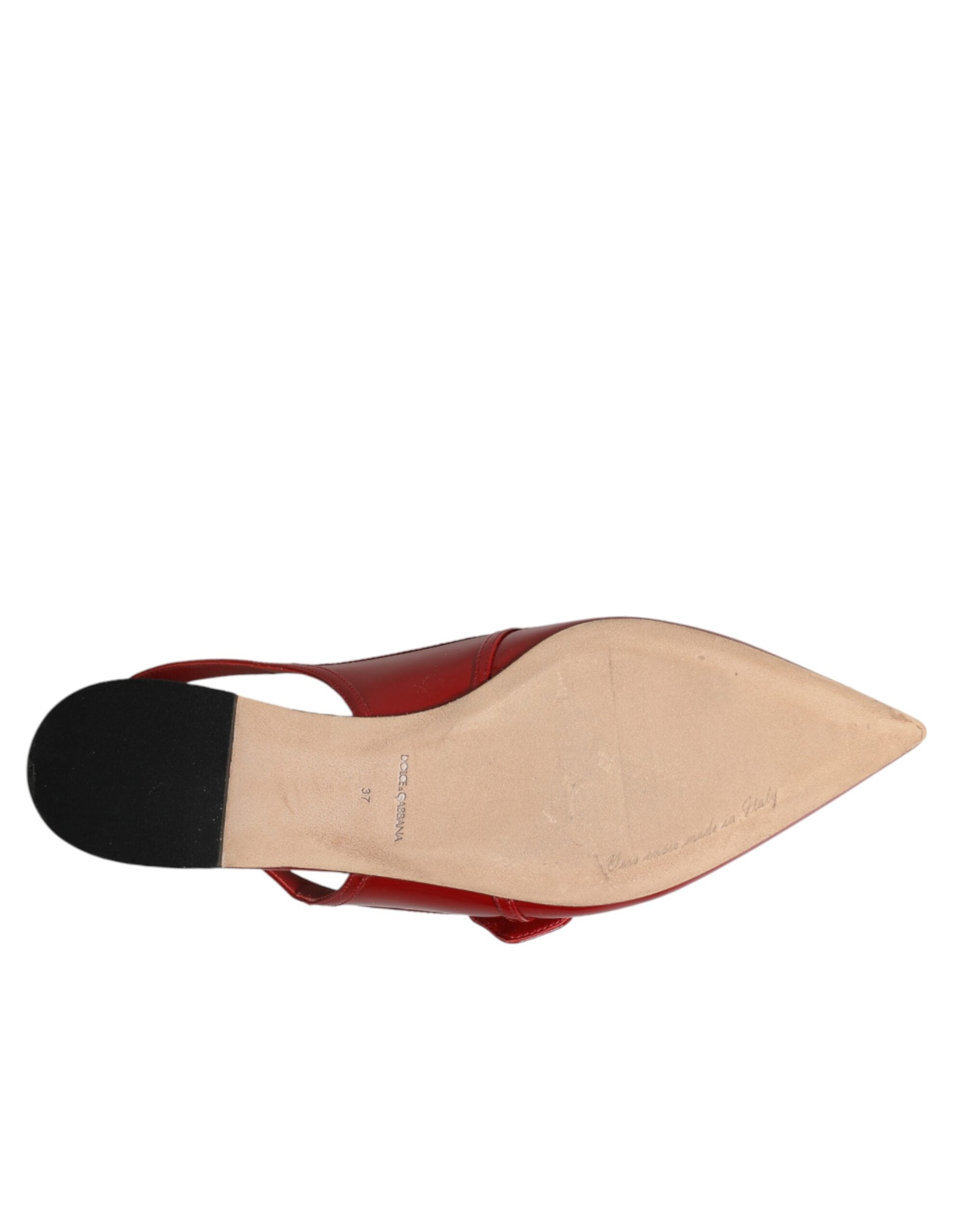 Chaussures Dolce & Gabbana en cuir rouge, sandales à talon bas et bride arrière, élégantes et confortables.