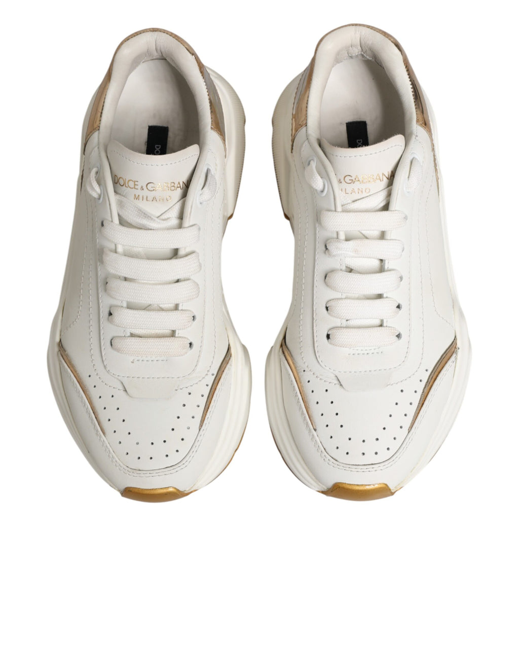 Chaussures sneakers basses Dolce & Gabbana Daymaster en or blanc, vues de face, avec détails en cuir et design élégant.