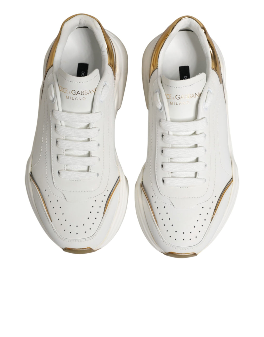 Chaussures sneakers basses Dolce & Gabbana Daymaster en or blanc, style décontracté et élégant, vue de face.