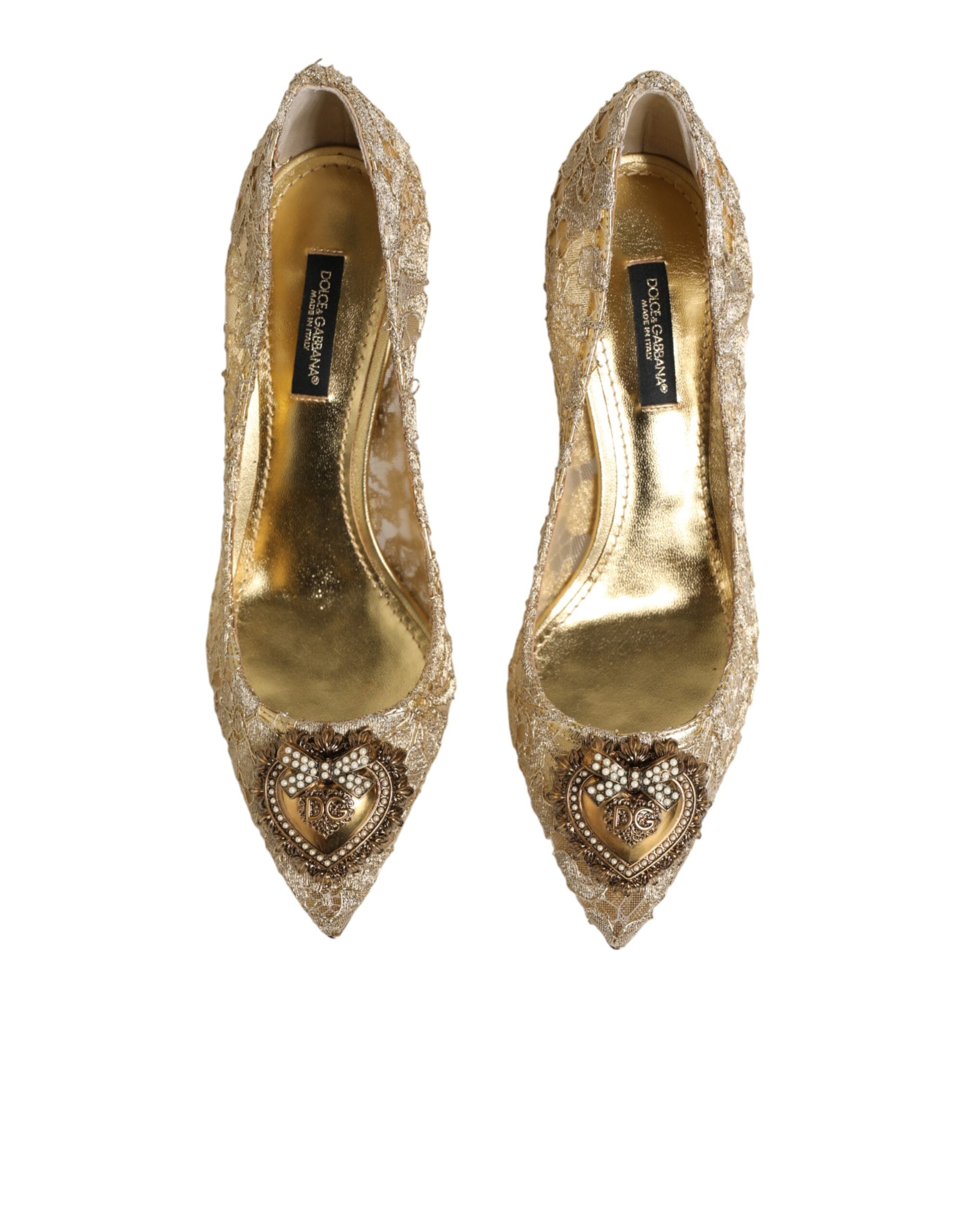 Chaussures à talons Dolce & Gabbana Taormina Lace DEVOTION, talons dorés et dentelle élégante, vue de face.