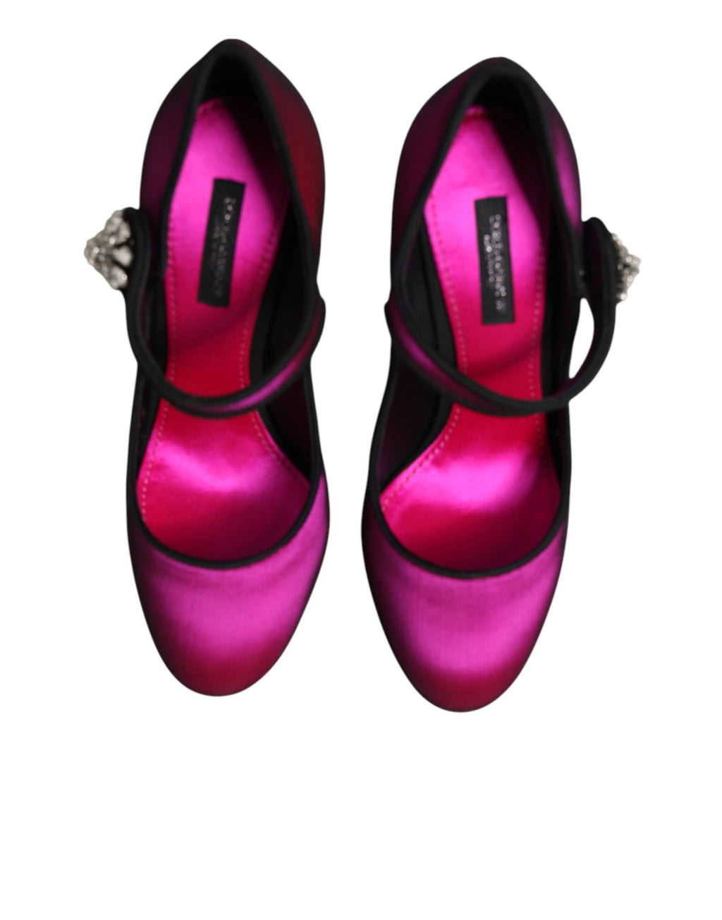 Escarpins roses Dolce & Gabbana avec embellissements, chaussures à talons hauts élégantes et sophistiquées.