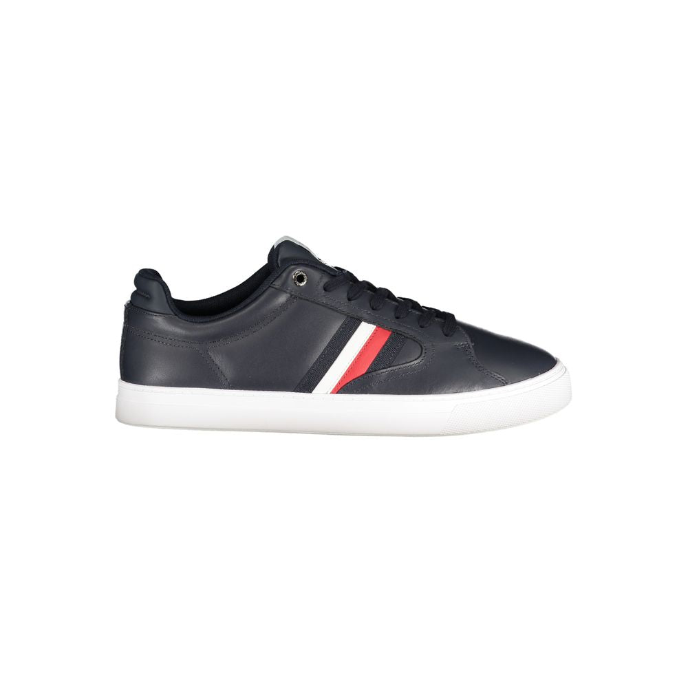 Chaussures de sport bleues en polyester pour homme de Tommy Hilfiger, baskets décontractées avec semelle blanche.