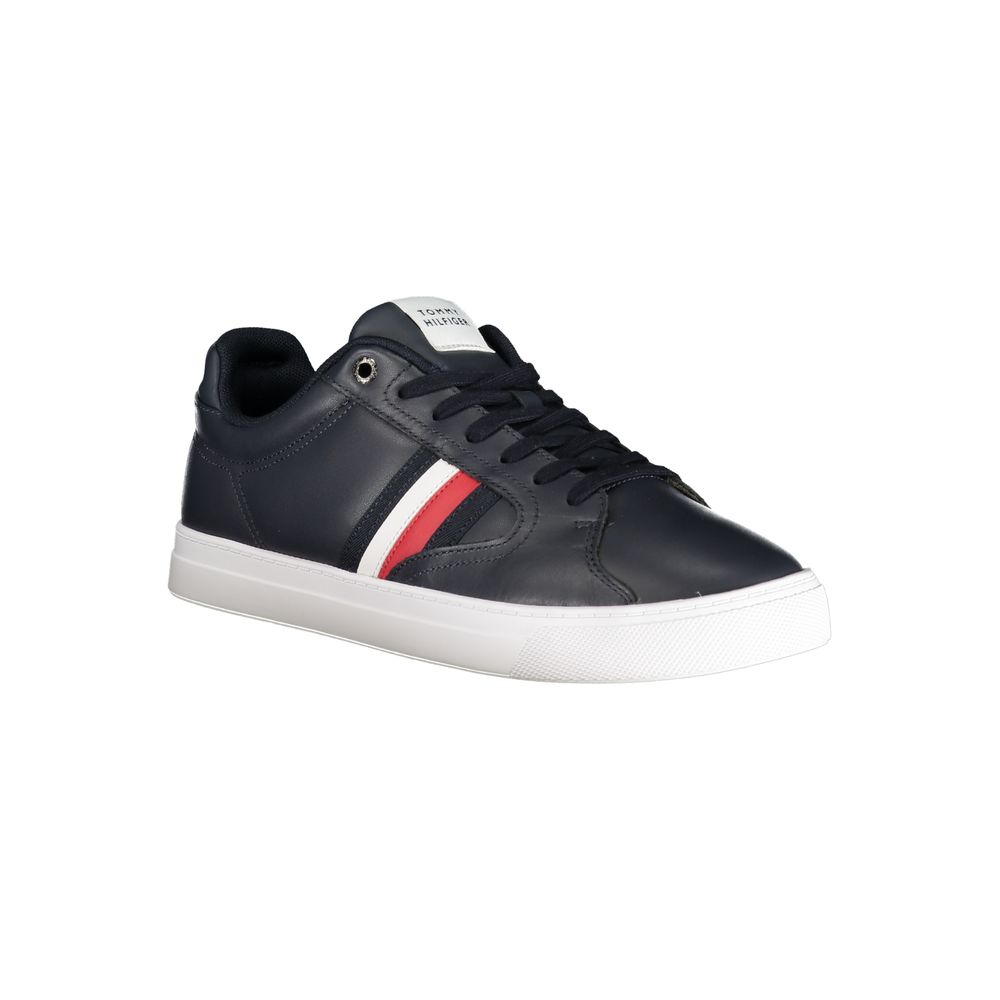 Chaussure sneaker homme en polyester bleu de la marque Tommy Hilfiger, vue de face avec semelle blanche.