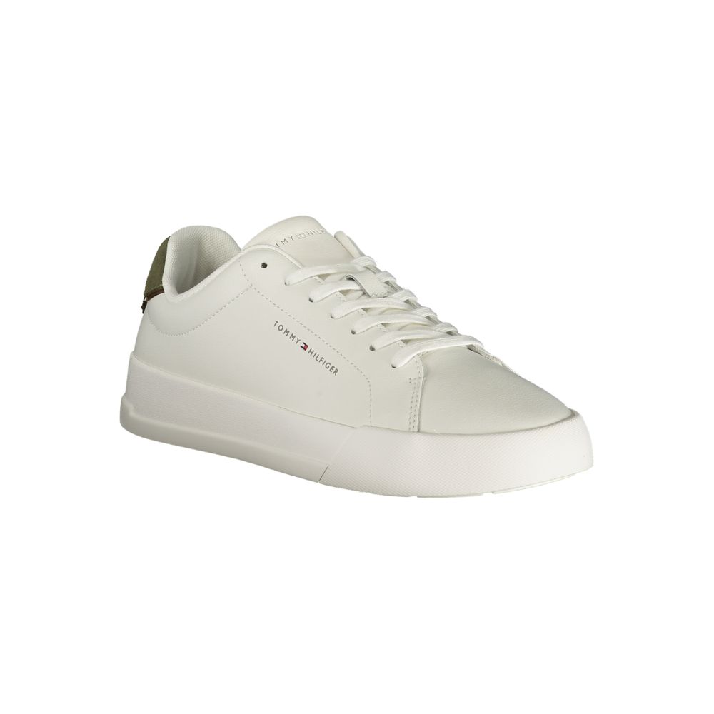 Sneaker blanche en polyuréthane pour homme de la marque Tommy Hilfiger, vue de face avec détails du design moderne.