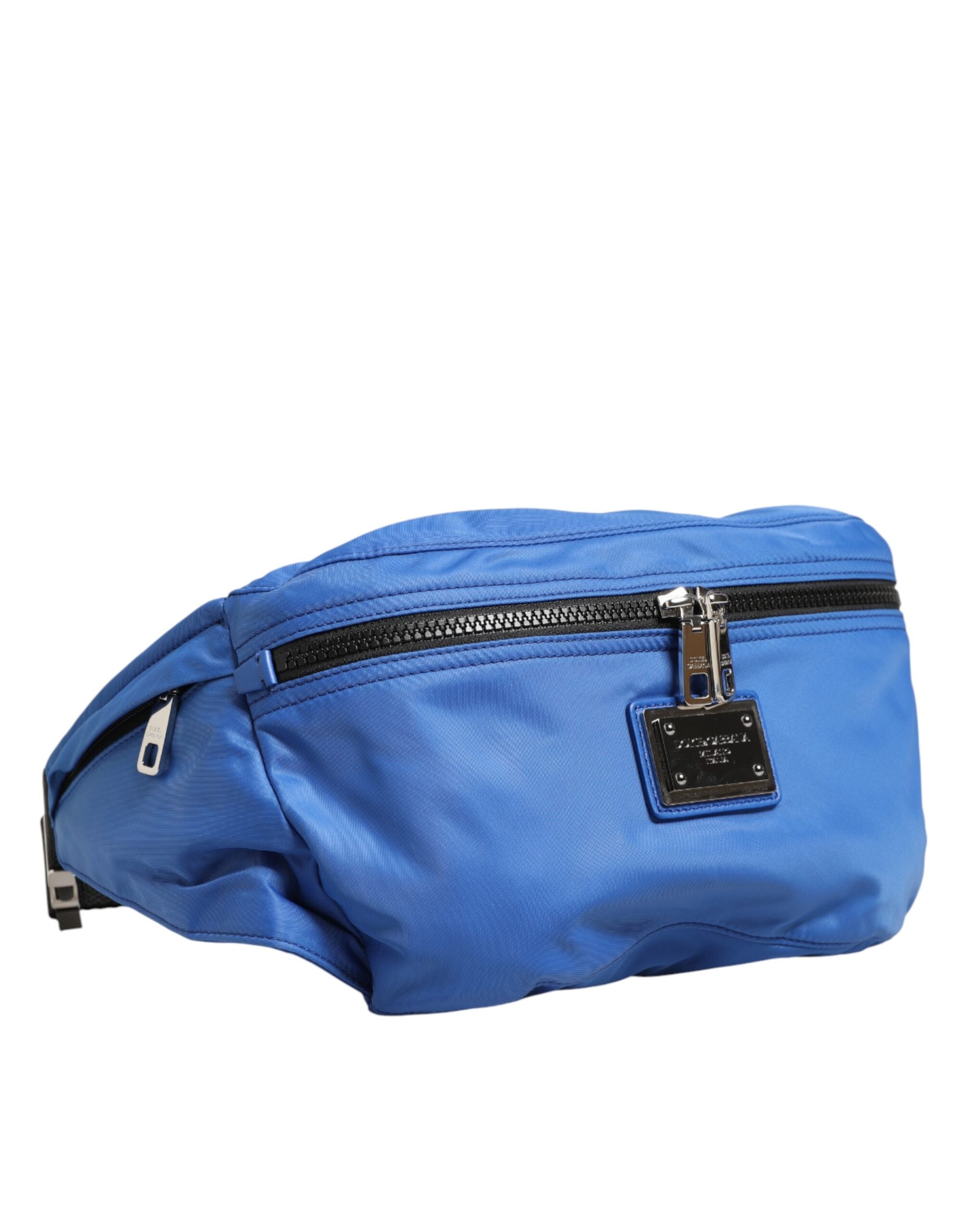 Sac banane en nylon Dolce & Gabbana avec plaque logo bleue, pour hommes, accessoire pratique et élégant.