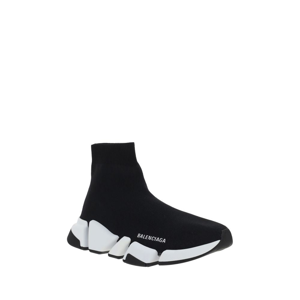 Chaussures de sport Balenciaga en polyester noir avec semelles épaisses et design moderne, vue de côté.