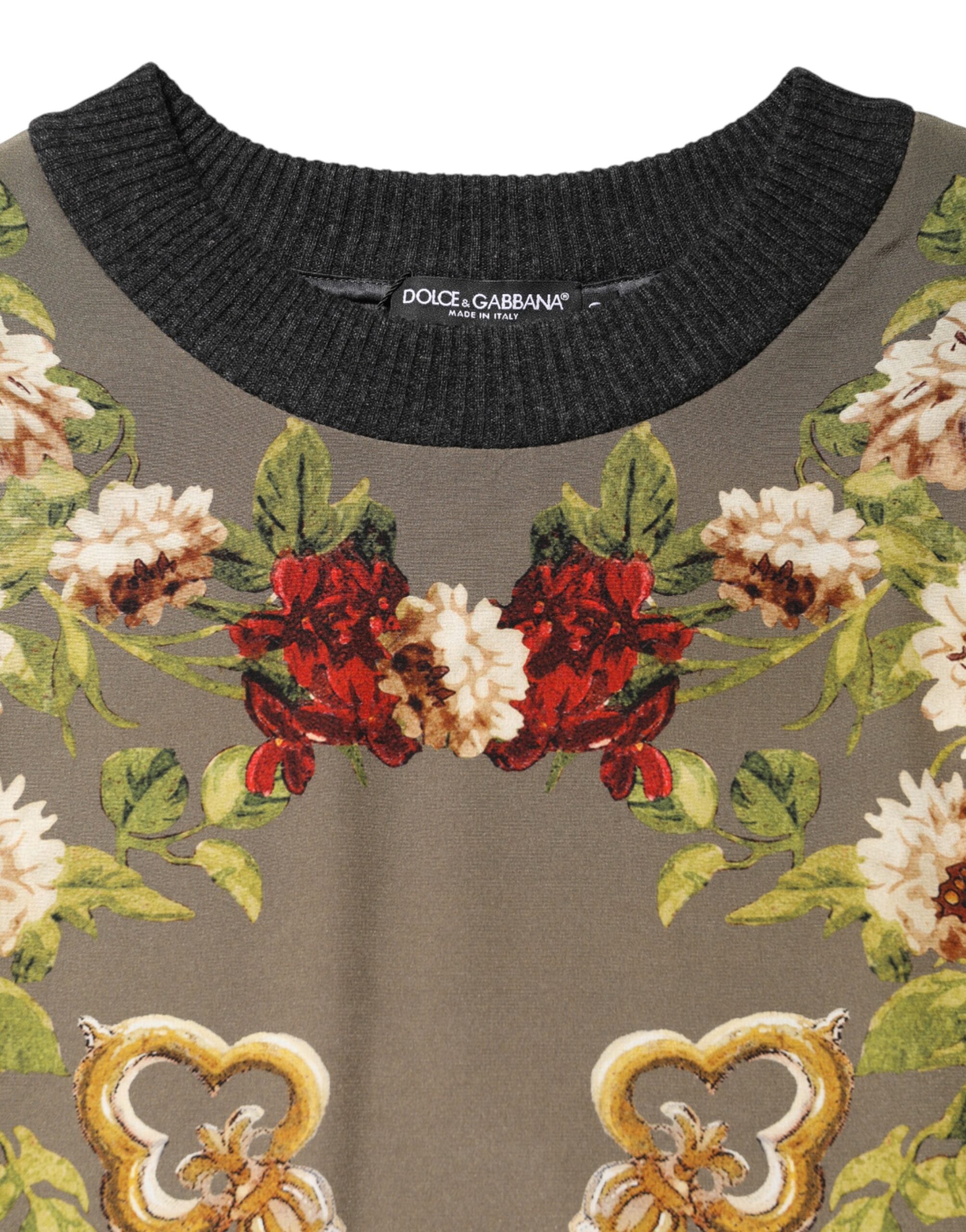 Pull en soie Dolce & Gabbana Enchanted Sicily à col rond, détails élégants, visible dans l'image.