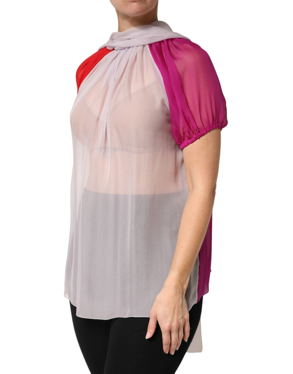 Blouse en soie multicolore à manches courtes de Dolce & Gabbana, haut élégant et léger avec motif coloré.