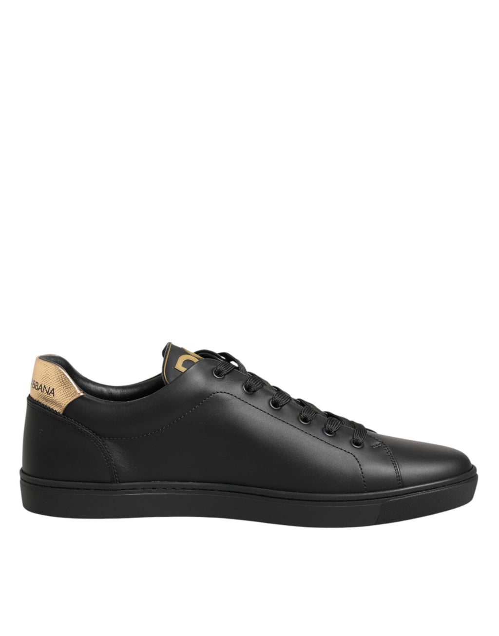 Chaussures sneakers Dolce & Gabbana en cuir noir avec embellissements en forme de cœur, style élégant et tendance.
