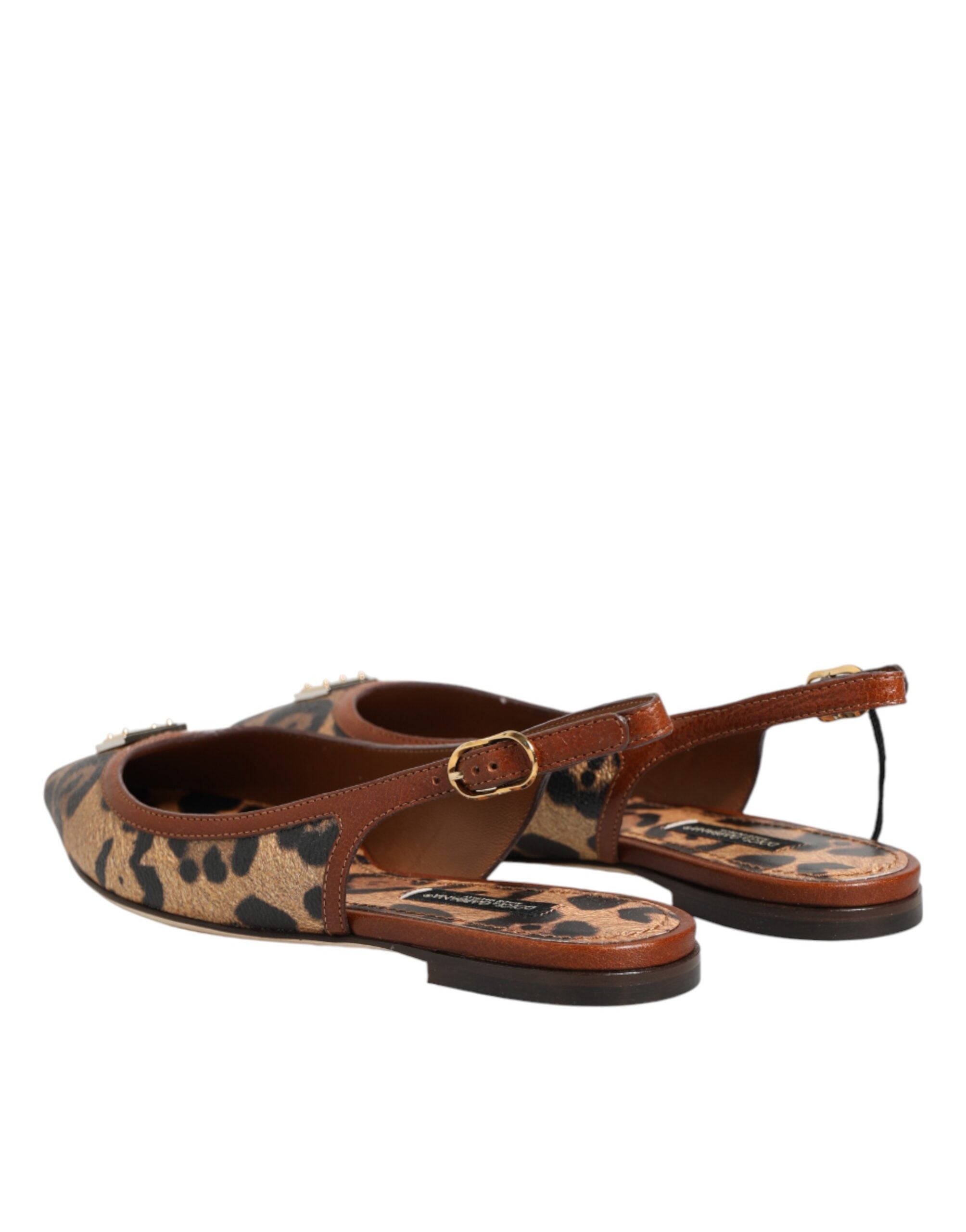 Chaussures plates Dolce & Gabbana en cuir marron avec motif léopard, sandales slingback élégantes et confortables.