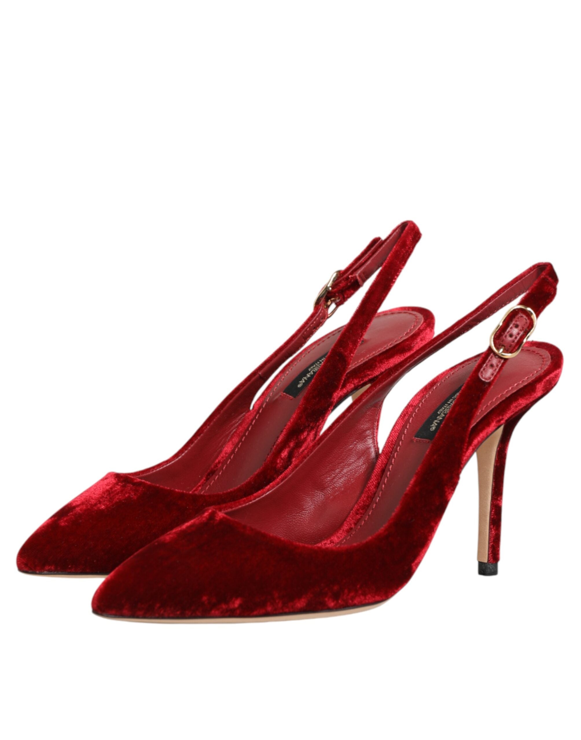 Chaussures à talons hauts en daim rouge de Dolce & Gabbana, sandales slingbacks élégantes et sophistiquées pour femmes.