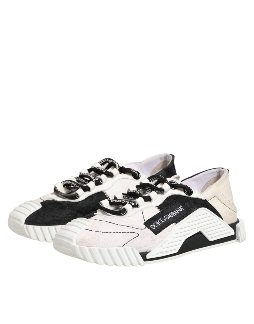 Chaussures sneakers en cuir blanc et noir Dolce & Gabbana NS1, vue de face avec détails de design modernes.