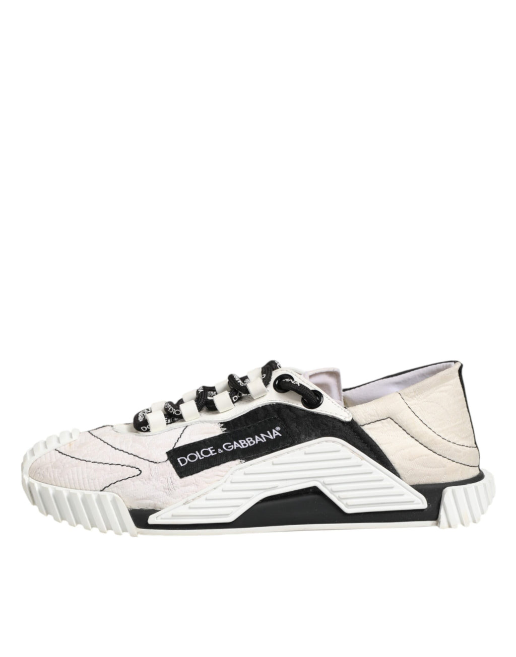 Chaussures sneakers en cuir blanc et noir Dolce & Gabbana NS1, vue de face, avec détails de design modernes.