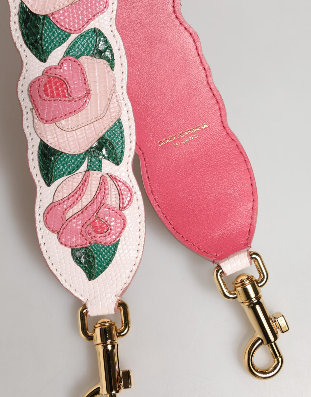 Accessoire de sac Dolce & Gabbana en cuir de veau blanc à fleurs, bandoulière élégante pour sac à main.