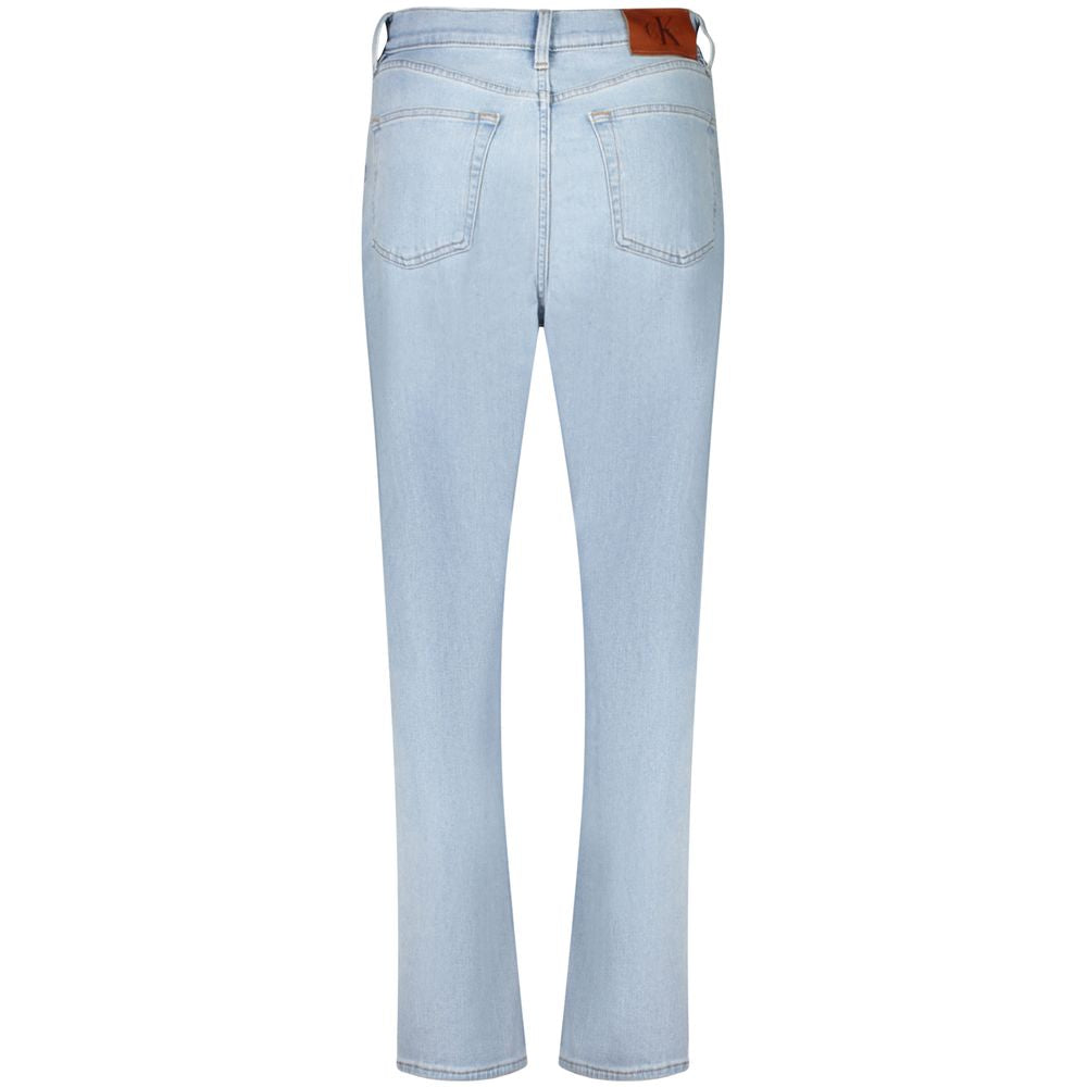 Jeans pour femmes Calvin Klein Azzurro en coton, coupe classique, visibles sur un fond neutre.