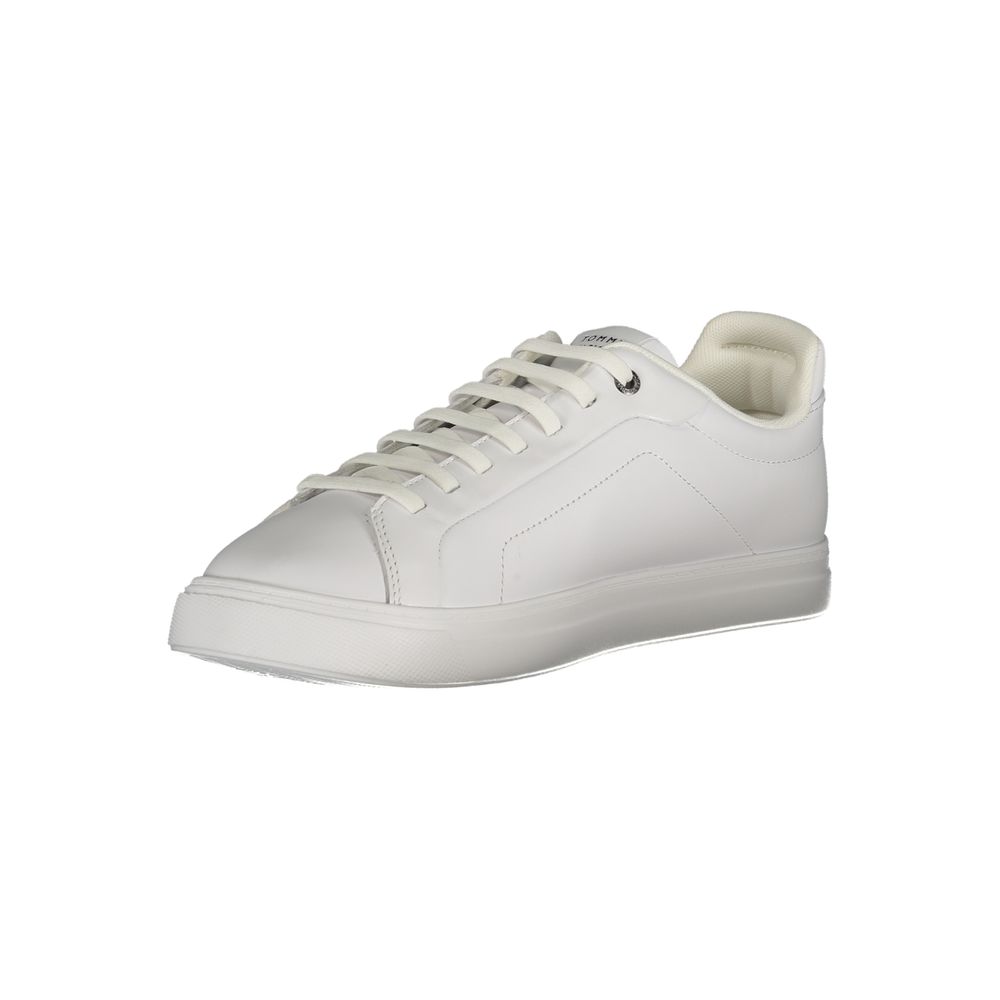 Sneakers blanches en polyuréthane Tommy Hilfiger pour homme, mode décontractée et confort, vue de face.