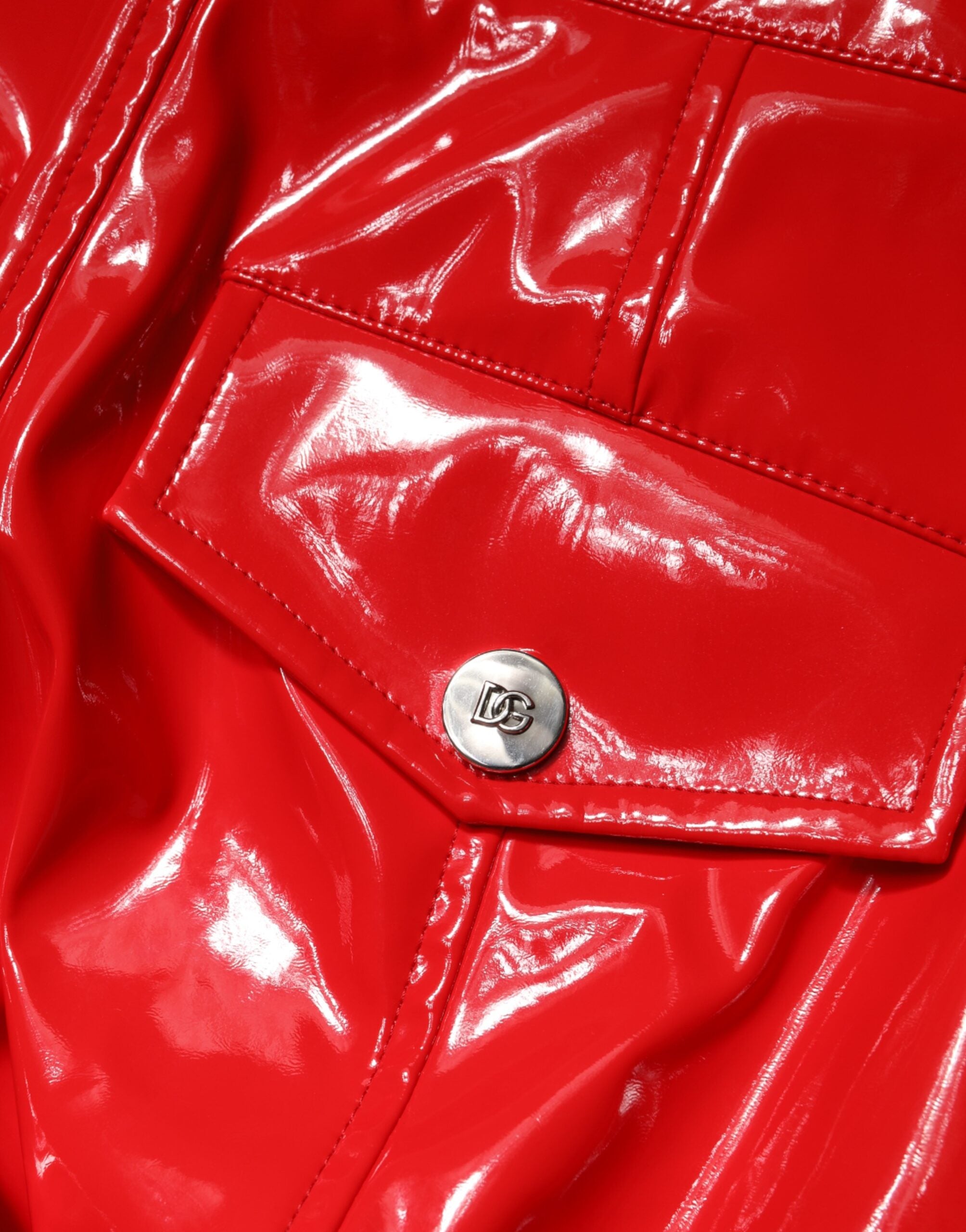 Pantalons cargo en polyester rouge brillant de Dolce & Gabbana, coupe boot cut, mode élégante et tendance.