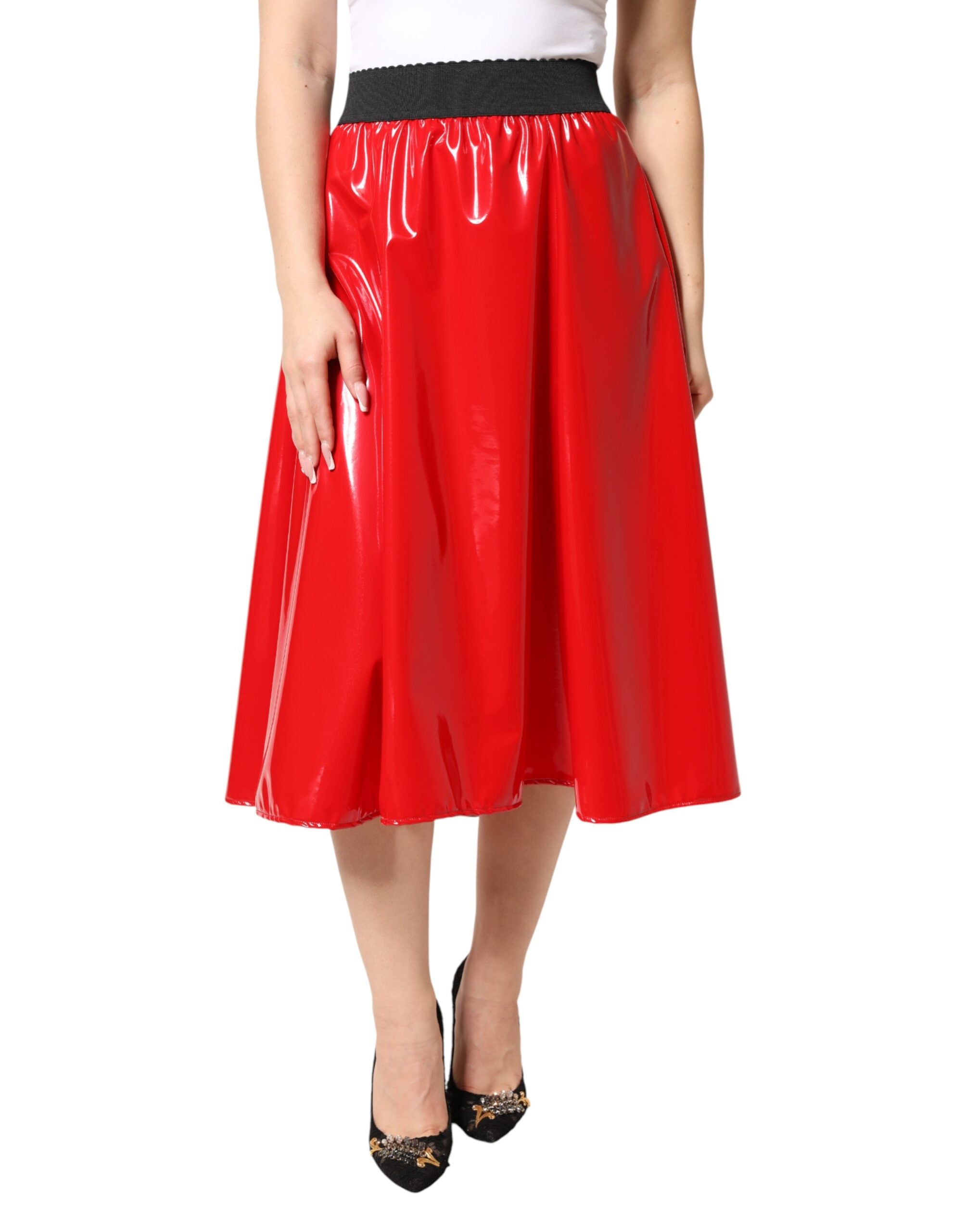 Jupe midi en polyester rouge brillant à taille haute de Dolce & Gabbana, élégante et élégante.