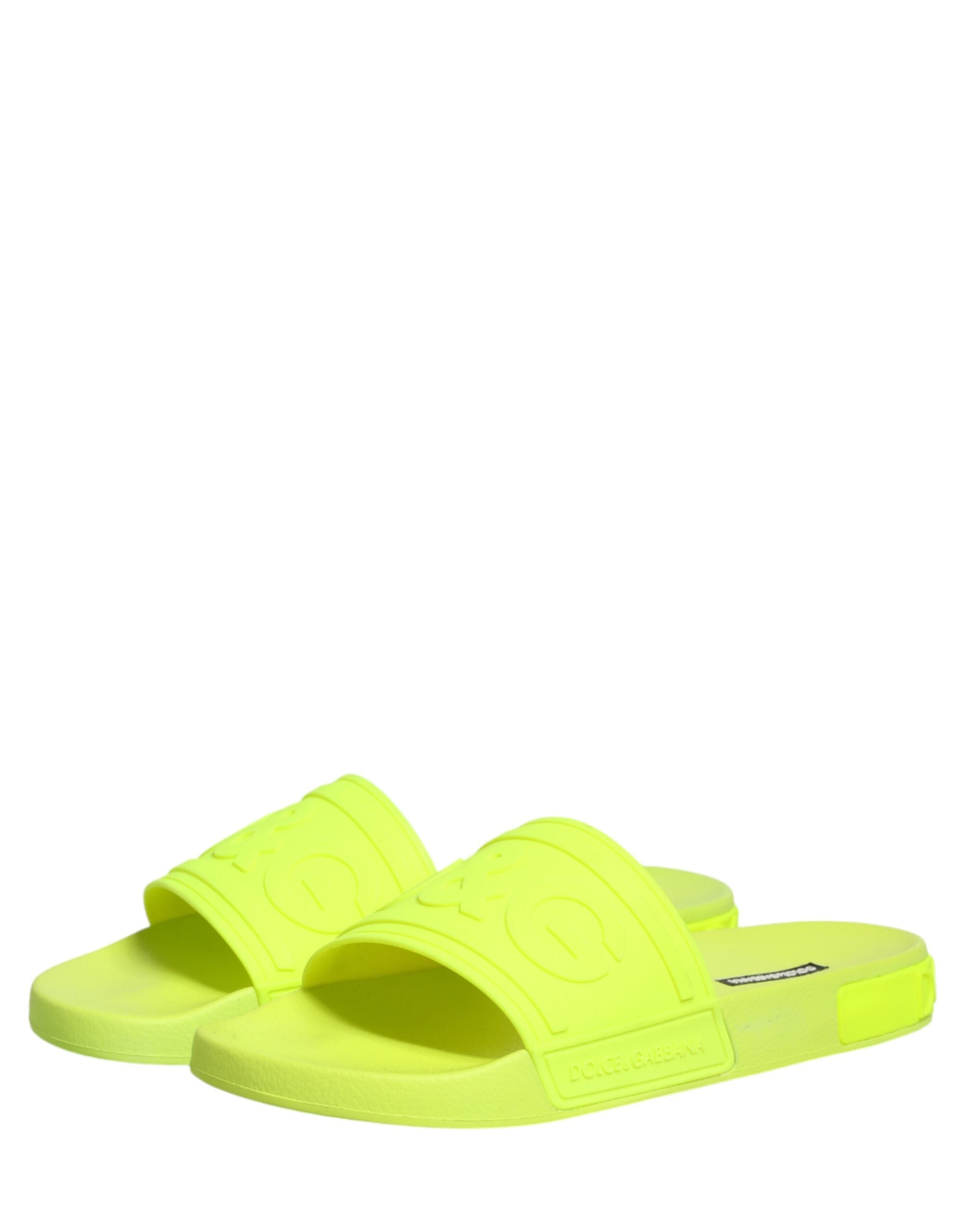 Sandales en caoutchouc vert Dolce & Gabbana pour la plage, chaussures de soleil élégantes et confortables.