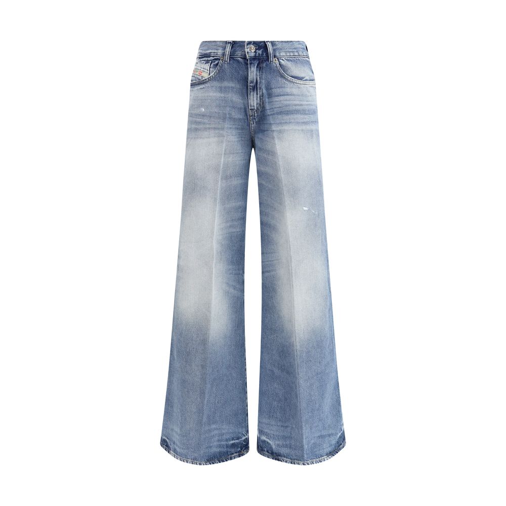 Jeans bootcut en coton bleu Diesel, coupe classique, détails de couture visibles, style décontracté et tendance.