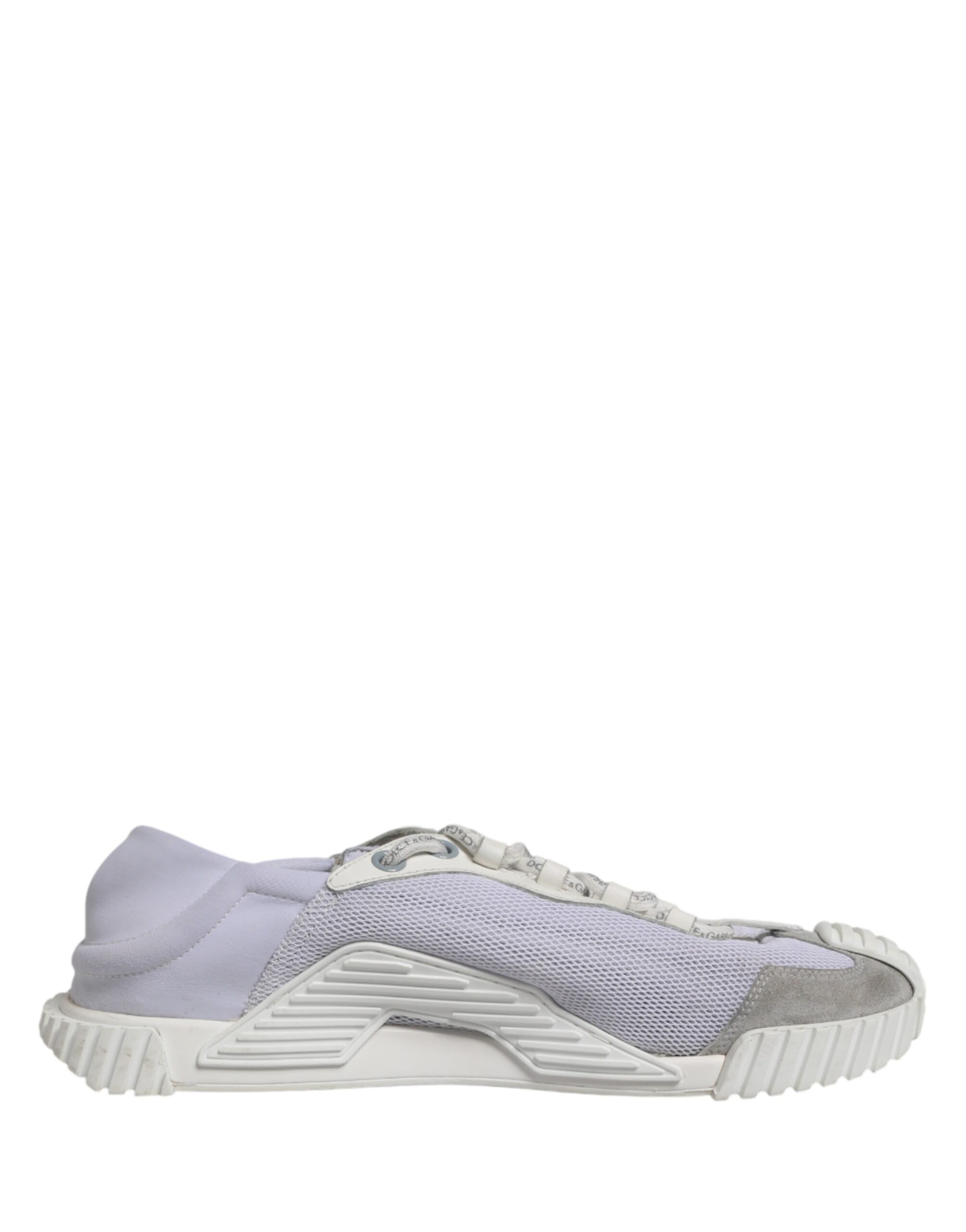 Sneakers blanches Dolce & Gabbana NS1 pour hommes avec lacets et semelle plate, style décontracté et élégant.