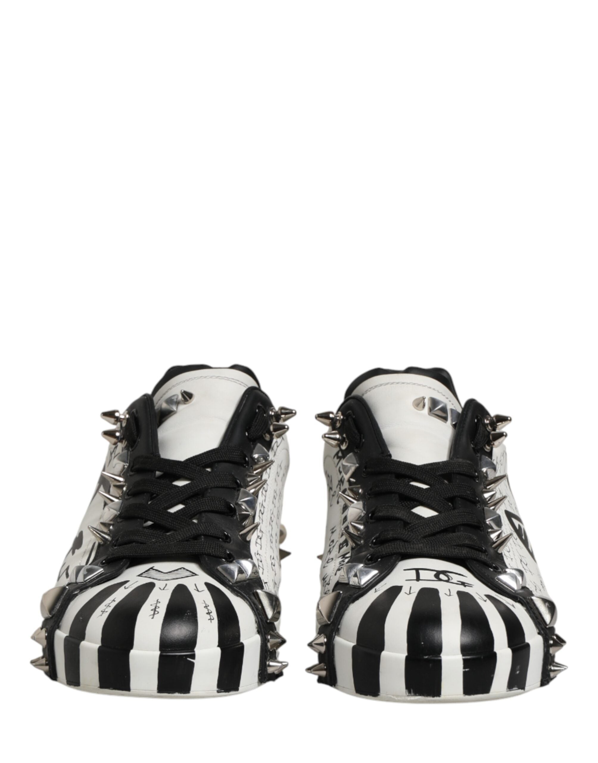 Chaussures basses Dolce & Gabbana noires et blanches avec studs, sneakers élégants pour femmes ou hommes.