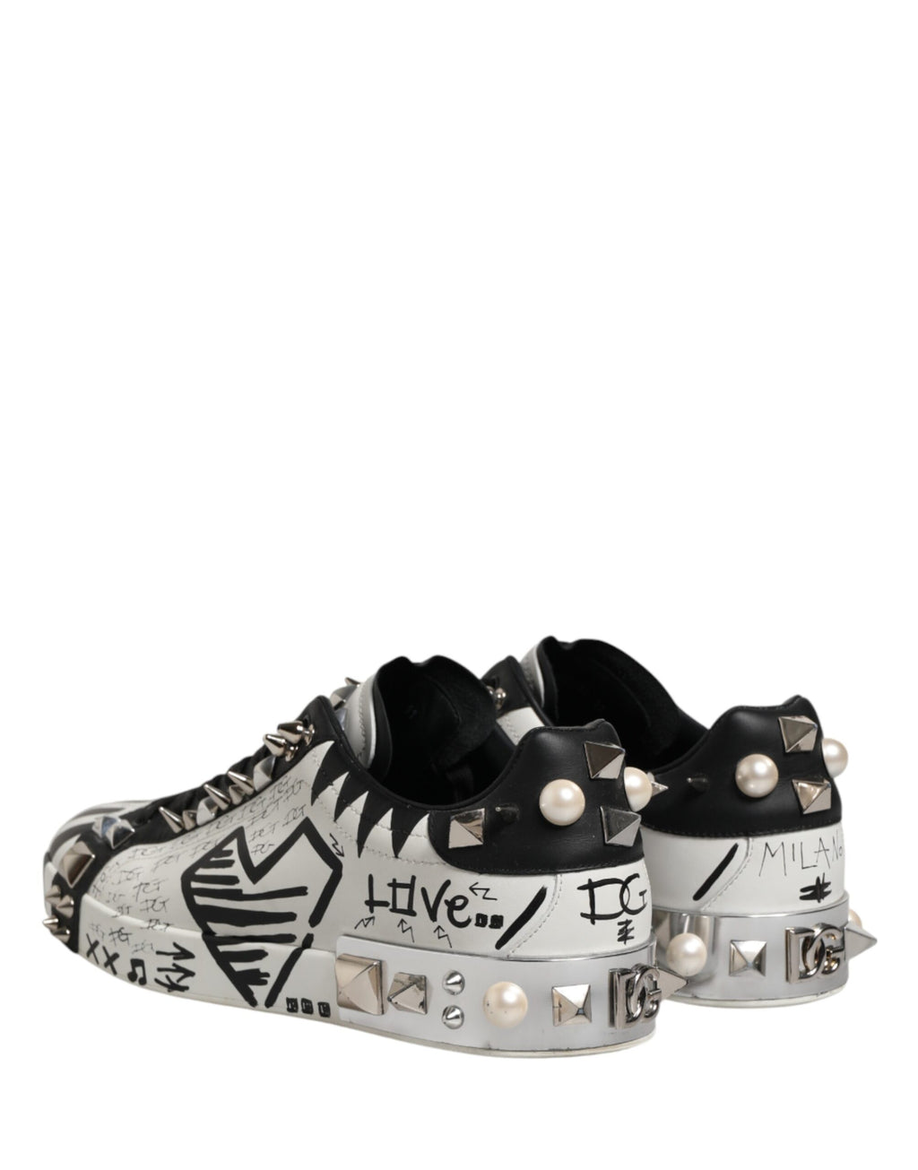 Chaussures sneakers basses Dolce & Gabbana noires et blanches à clous, style décontracté et tendance.