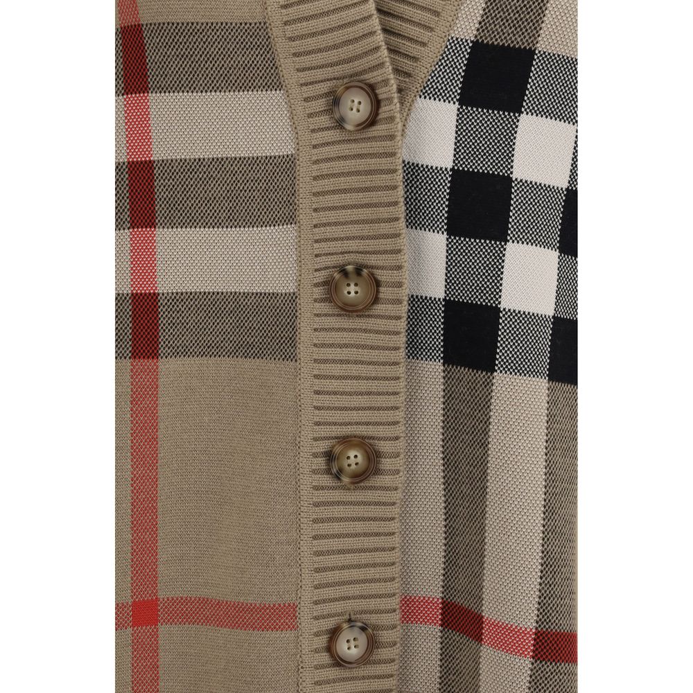 Sweat-shirt beige en polyester de Burberry, style décontracté, avec logo discret visible sur le devant.