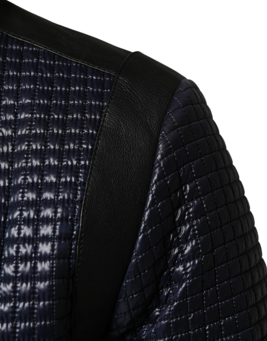 Veste bomber homme en nylon bleu Dolce & Gabbana avec fermeture éclair complète, style moderne et décontracté.