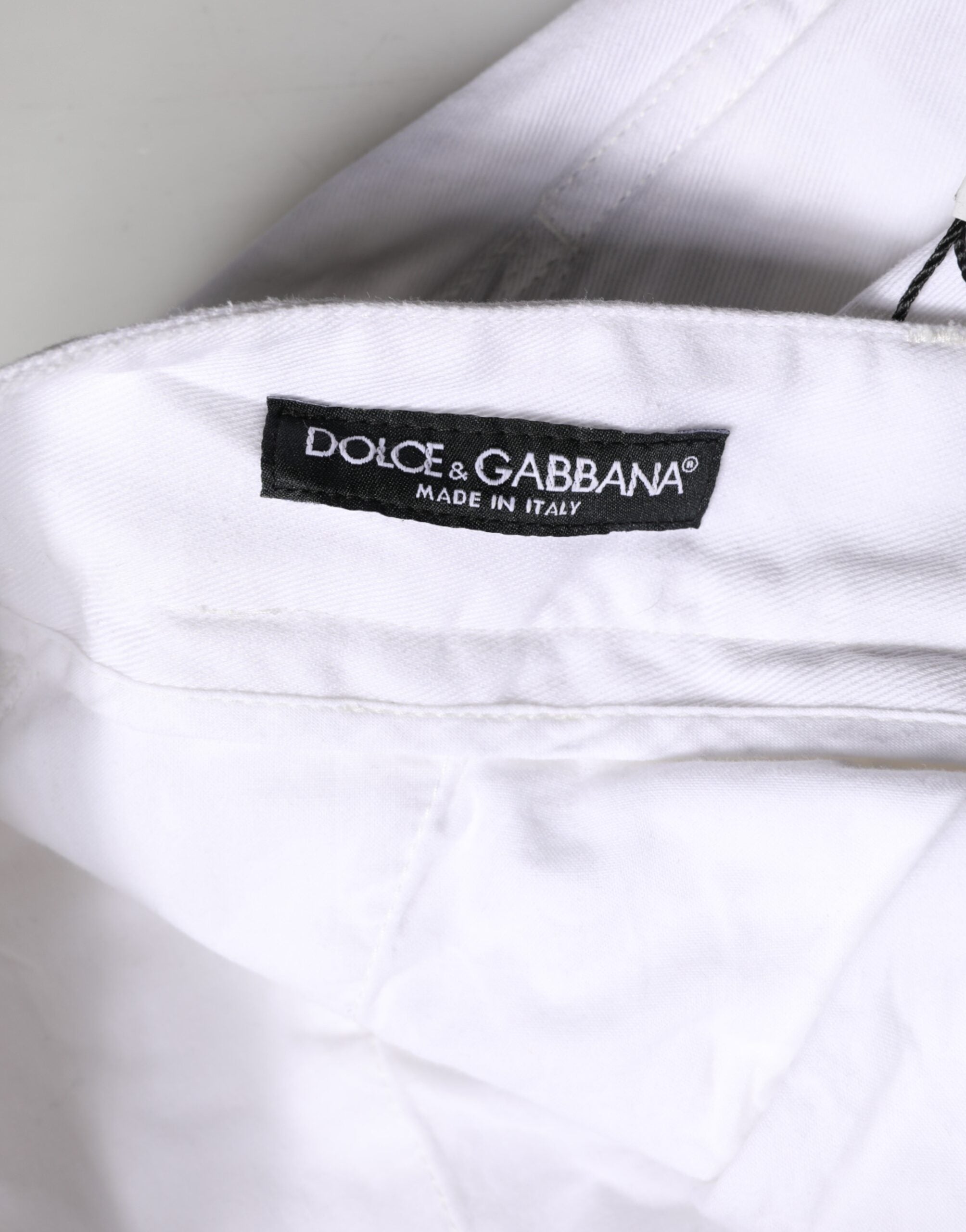 Pantalon cargo en denim blanc pour homme de Dolce & Gabbana, coton, style décontracté et tendance.