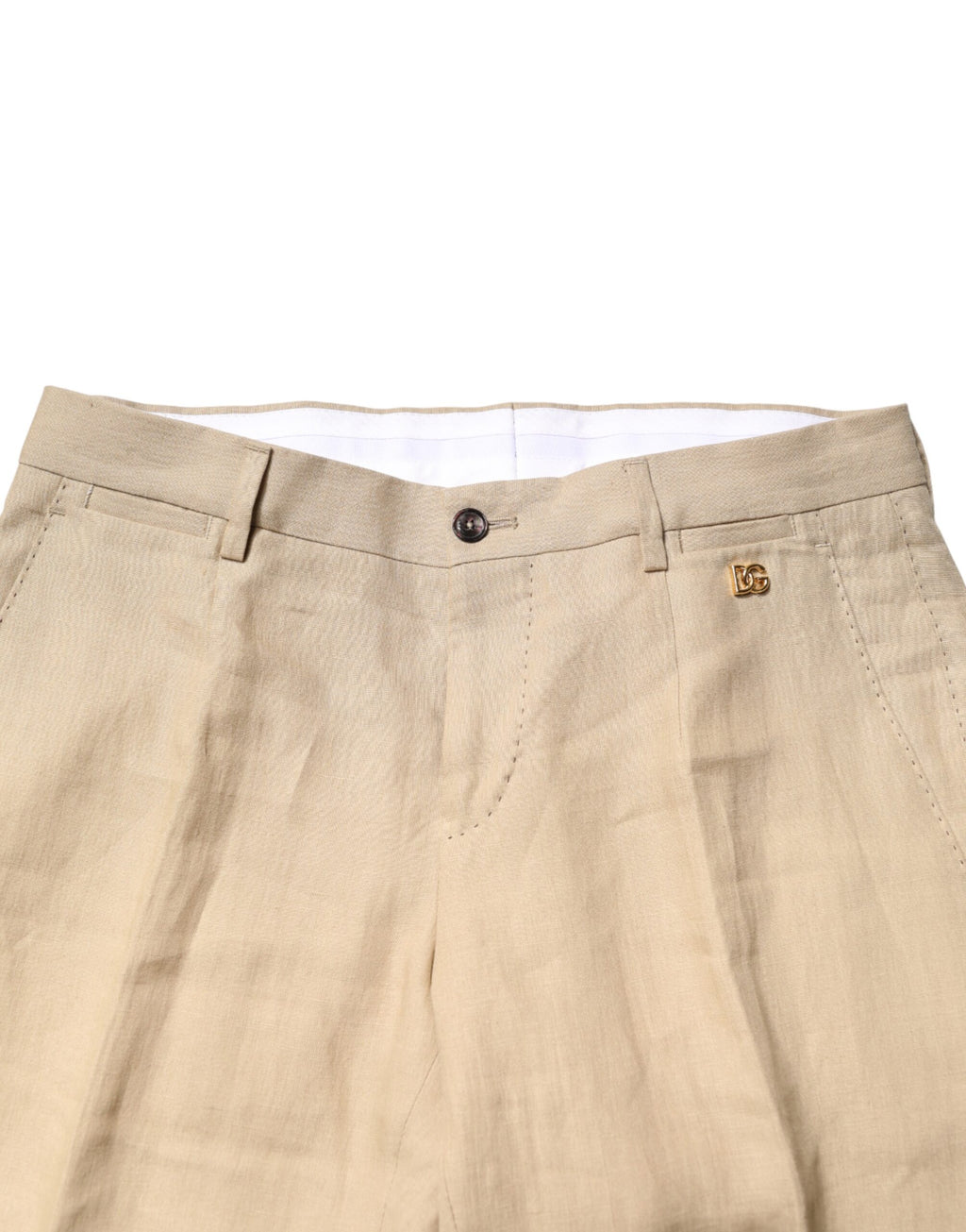 Costume deux pièces en lin beige Dolce & Gabbana, veste croisée à boutonnière simple et pantalon assorti, élégant et classique.