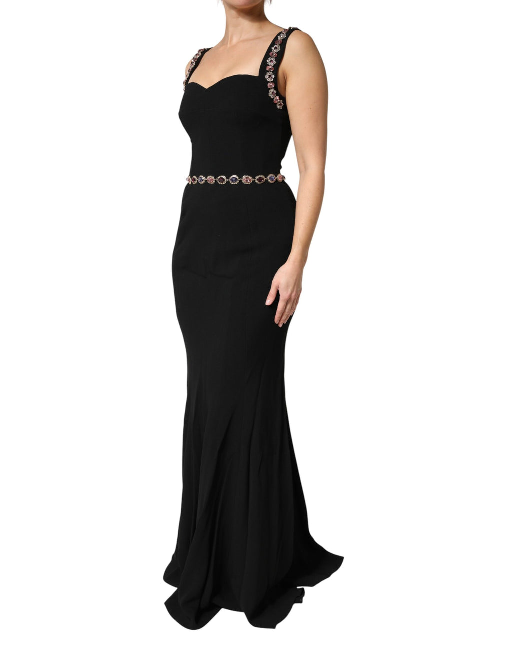 Robe de soirée sirène noire Dolce & Gabbana avec embellissements, élégante et ajustée, en tissu brillant et sophistiqué.