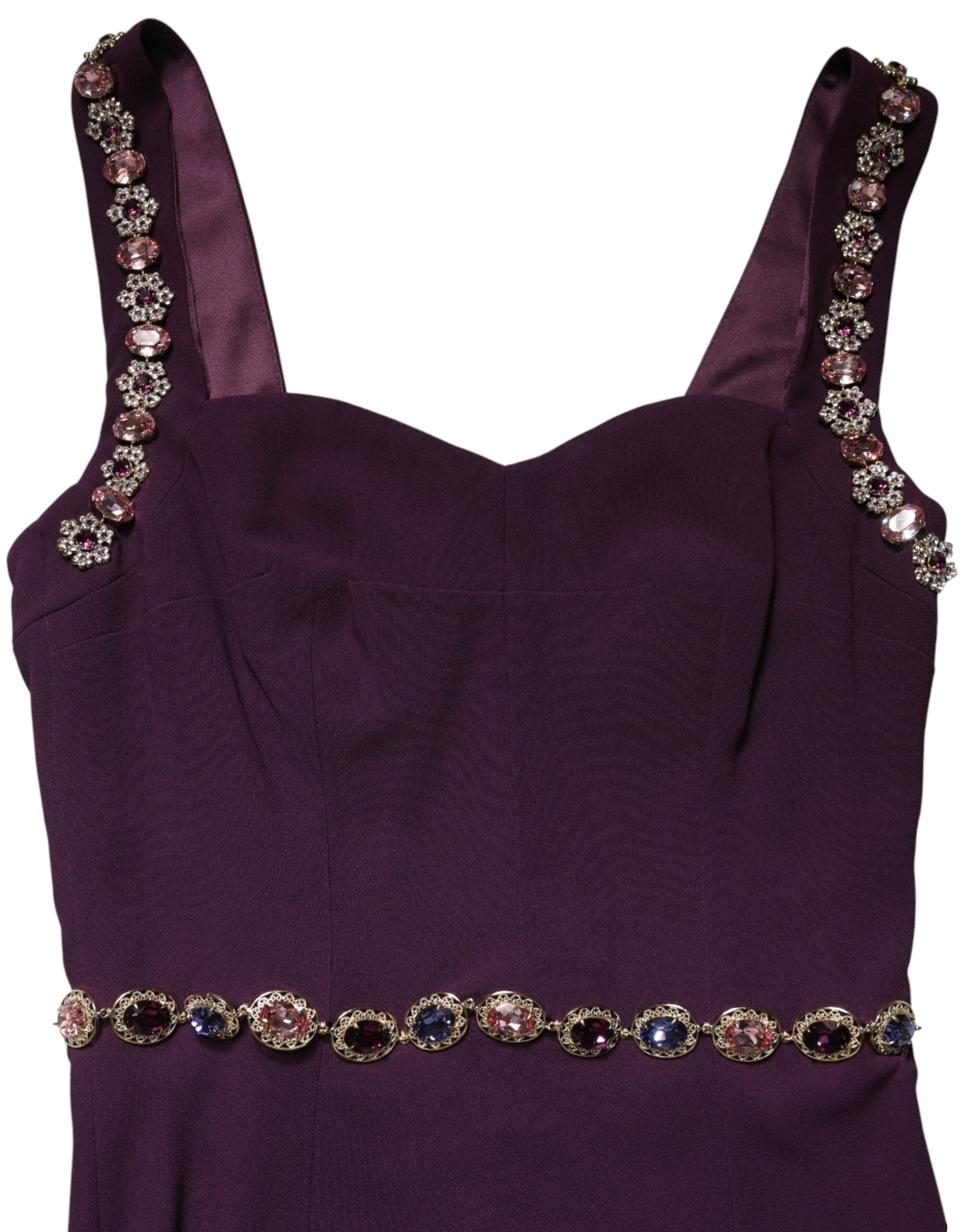 Robe de soirée sirène Dolce & Gabbana Violet ornée de perles et embellissements, ajustée et élégante, vue de face.