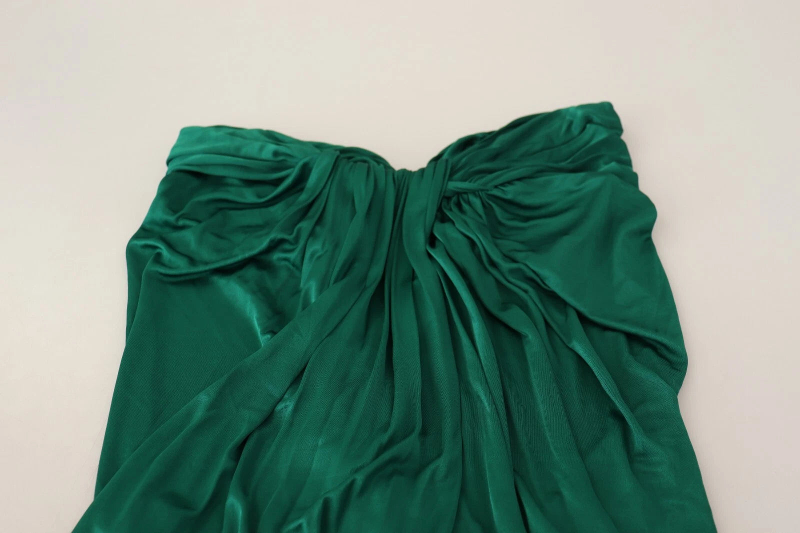 Jupe midi verte foncée à taille haute Dolce & Gabbana, coupe crayon plissée pour femme.
