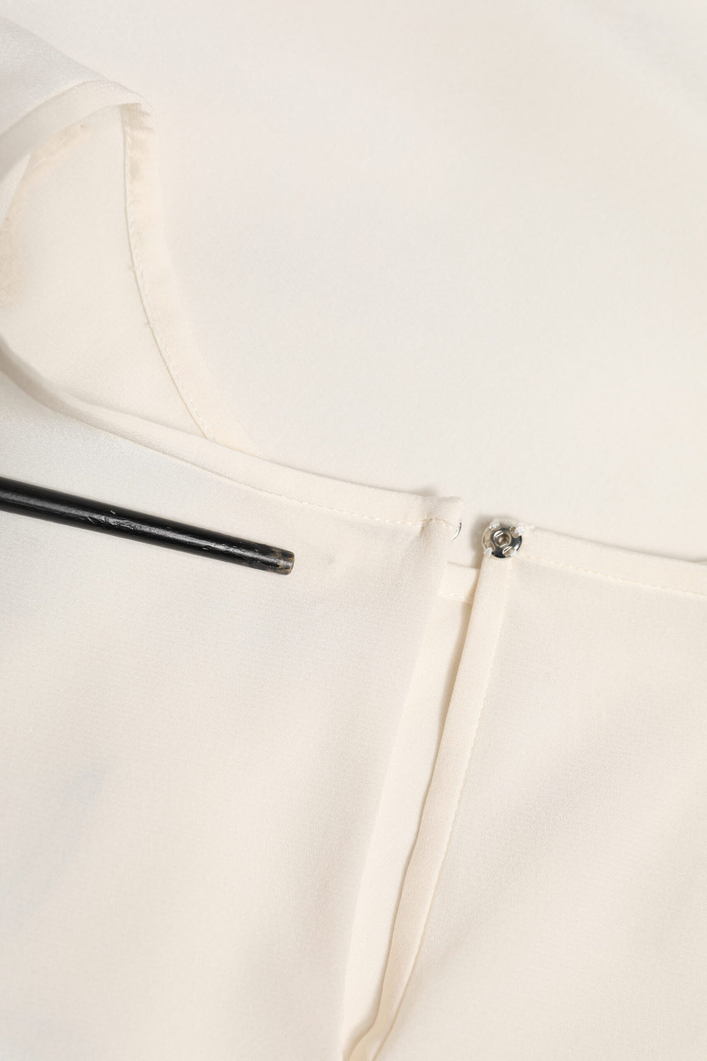 Top blanc Dolce & Gabbana avec broderies, cristaux et sequins, style fairy pour femme.