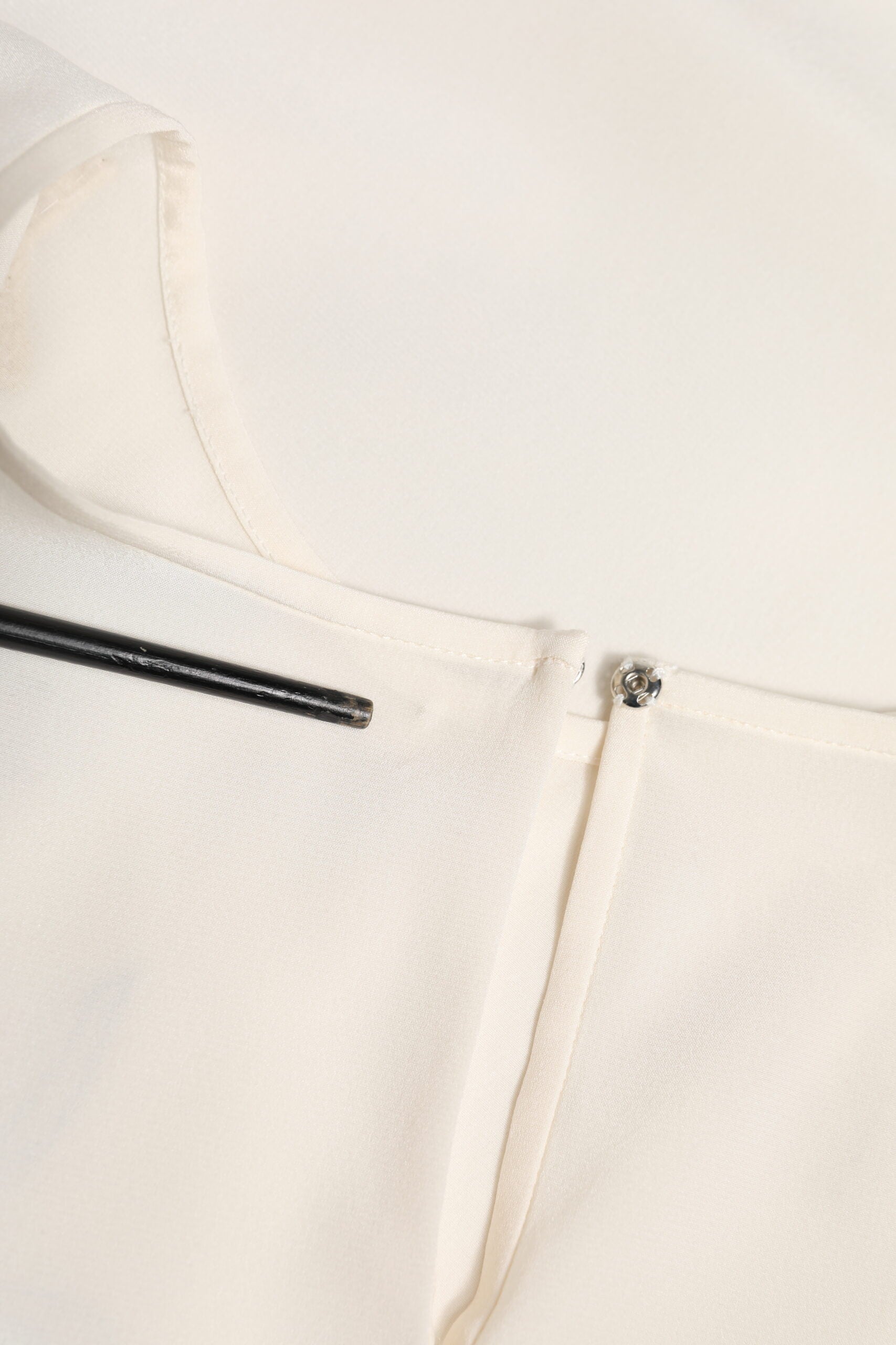 Top blanc Dolce & Gabbana avec broderies, cristaux et sequins, style fairy pour femme.