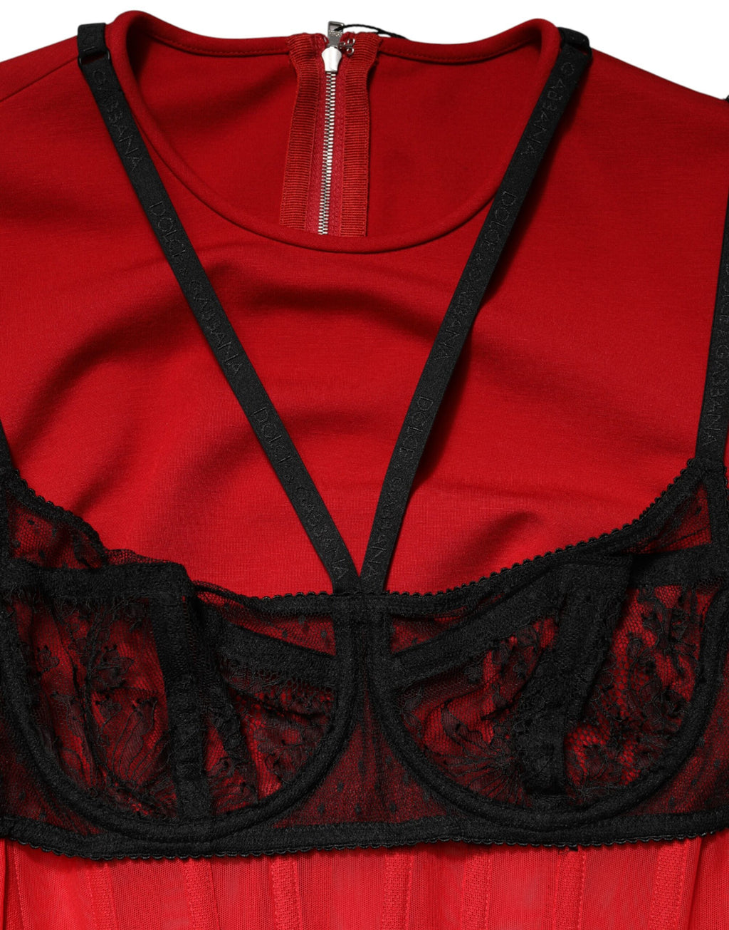 Brassière crop top en nylon rouge et noir de Dolce & Gabbana, style bralette, vue de face.