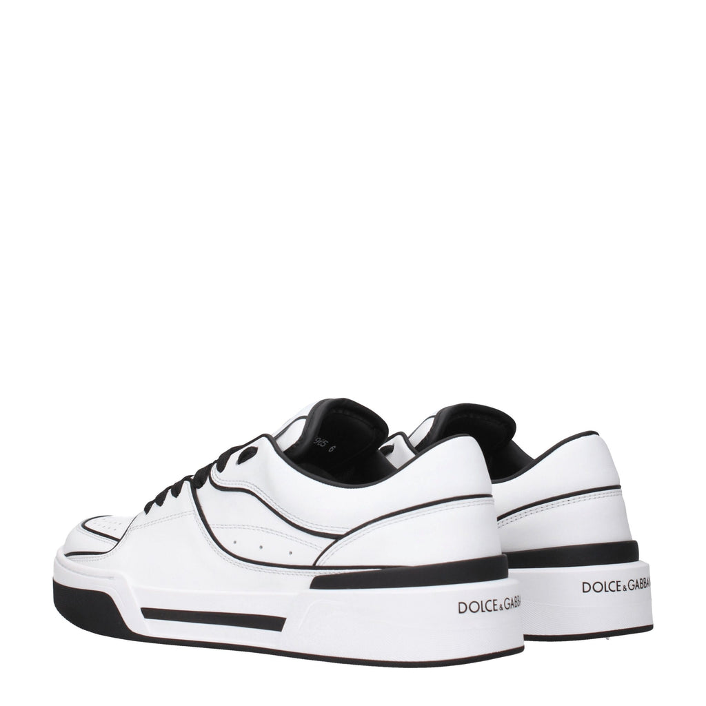 Chaussures sneakers en cuir blanc de Dolce & Gabbana, style élégant et moderne, visibles sur l'image.