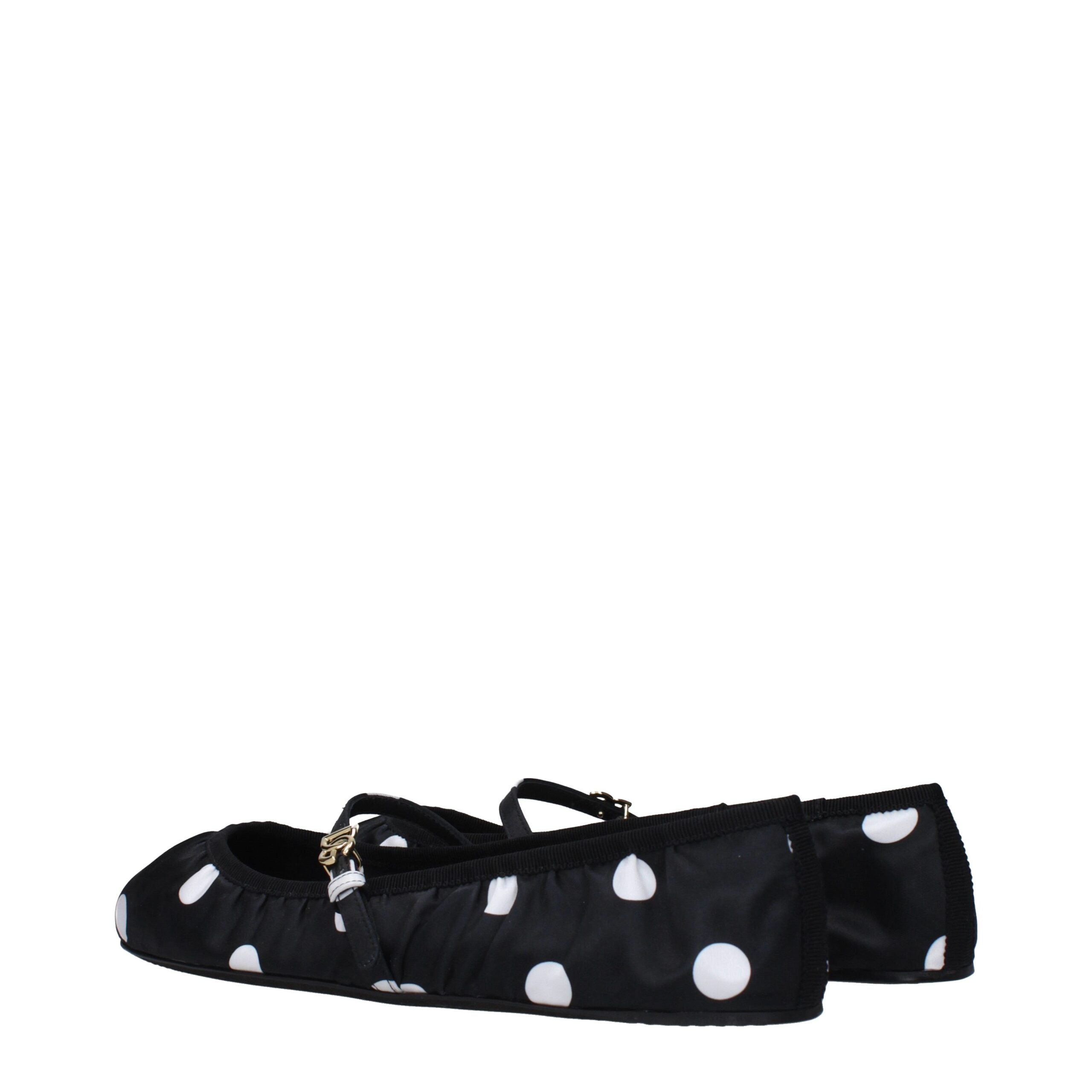 Chaussures ballerines en tissu noir de Dolce & Gabbana, élégantes et confortables, pour un style sophistiqué.