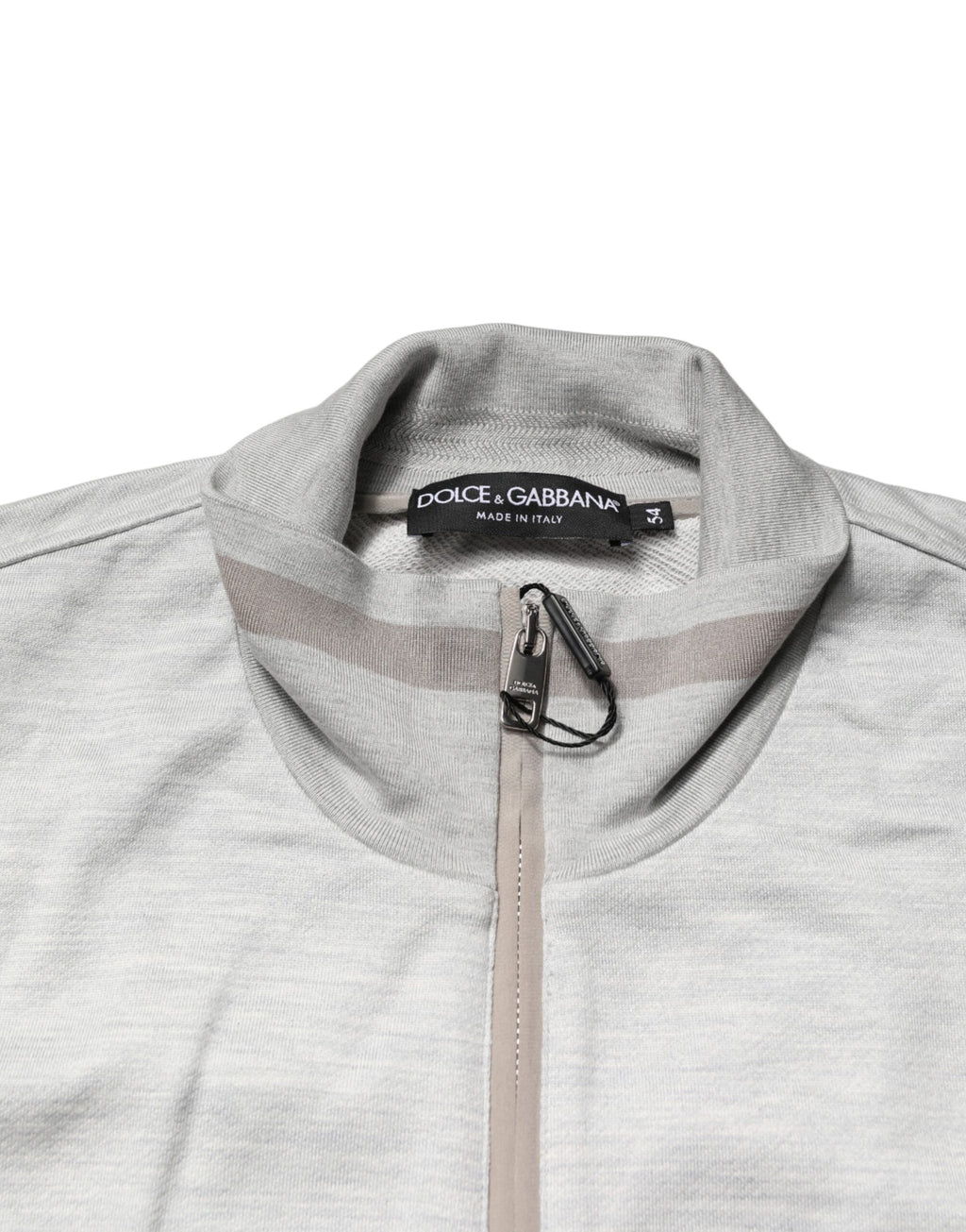 Cardigan en coton gris clair Dolce & Gabbana avec fermeture éclair, détail élégant et coupe classique visible sur l'image.