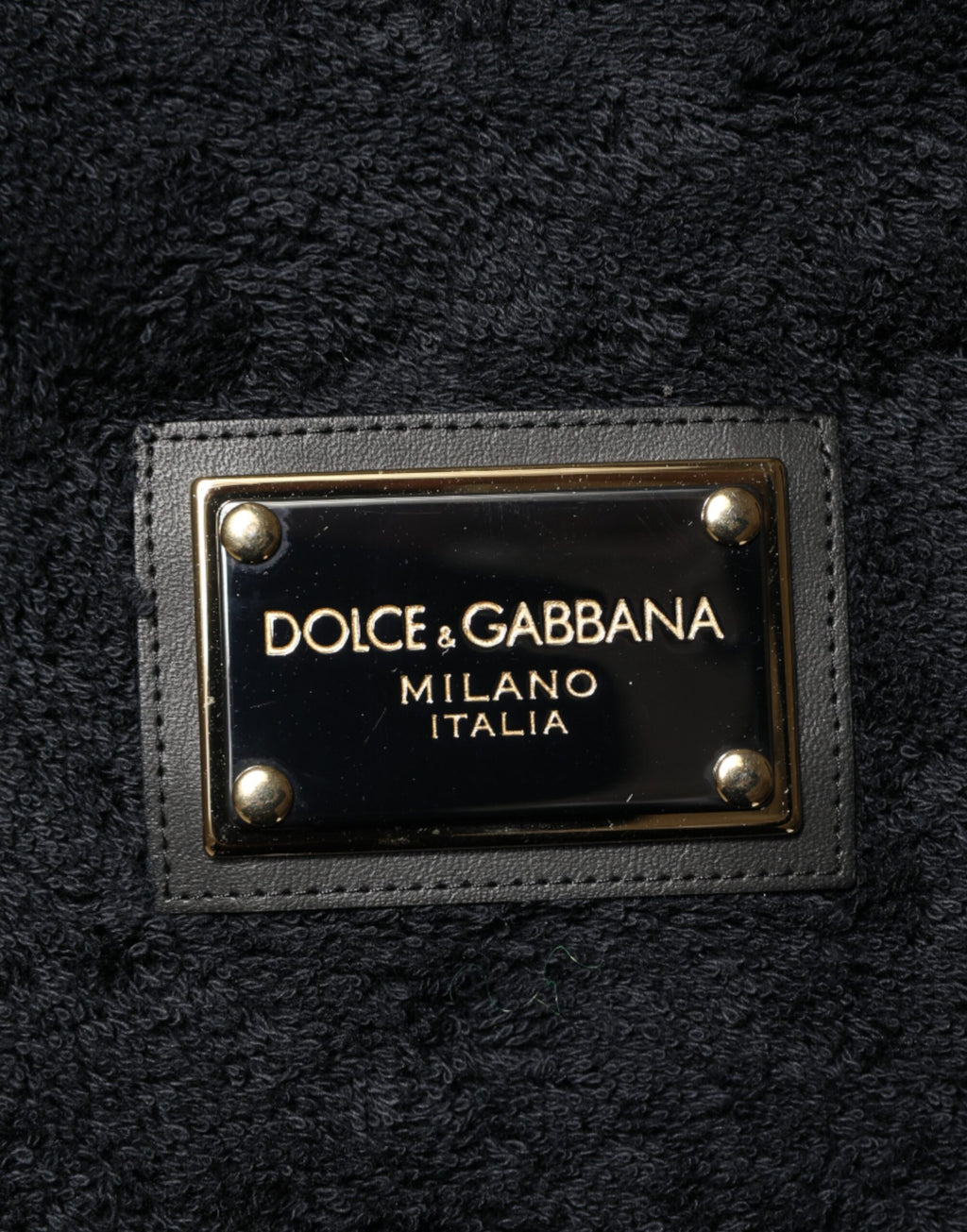 Sweatshirt homme en coton noir Dolce & Gabbana avec col en V, style décontracté et élégant.
